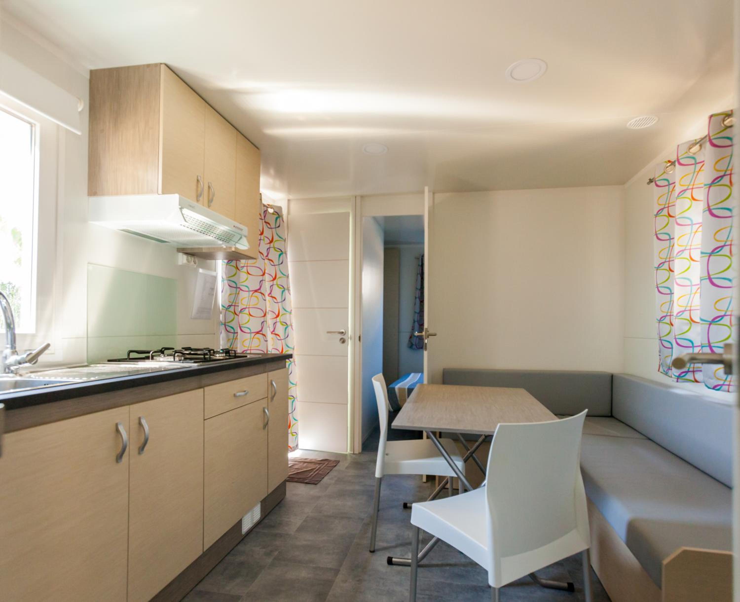 Mobile Home - Photo 5