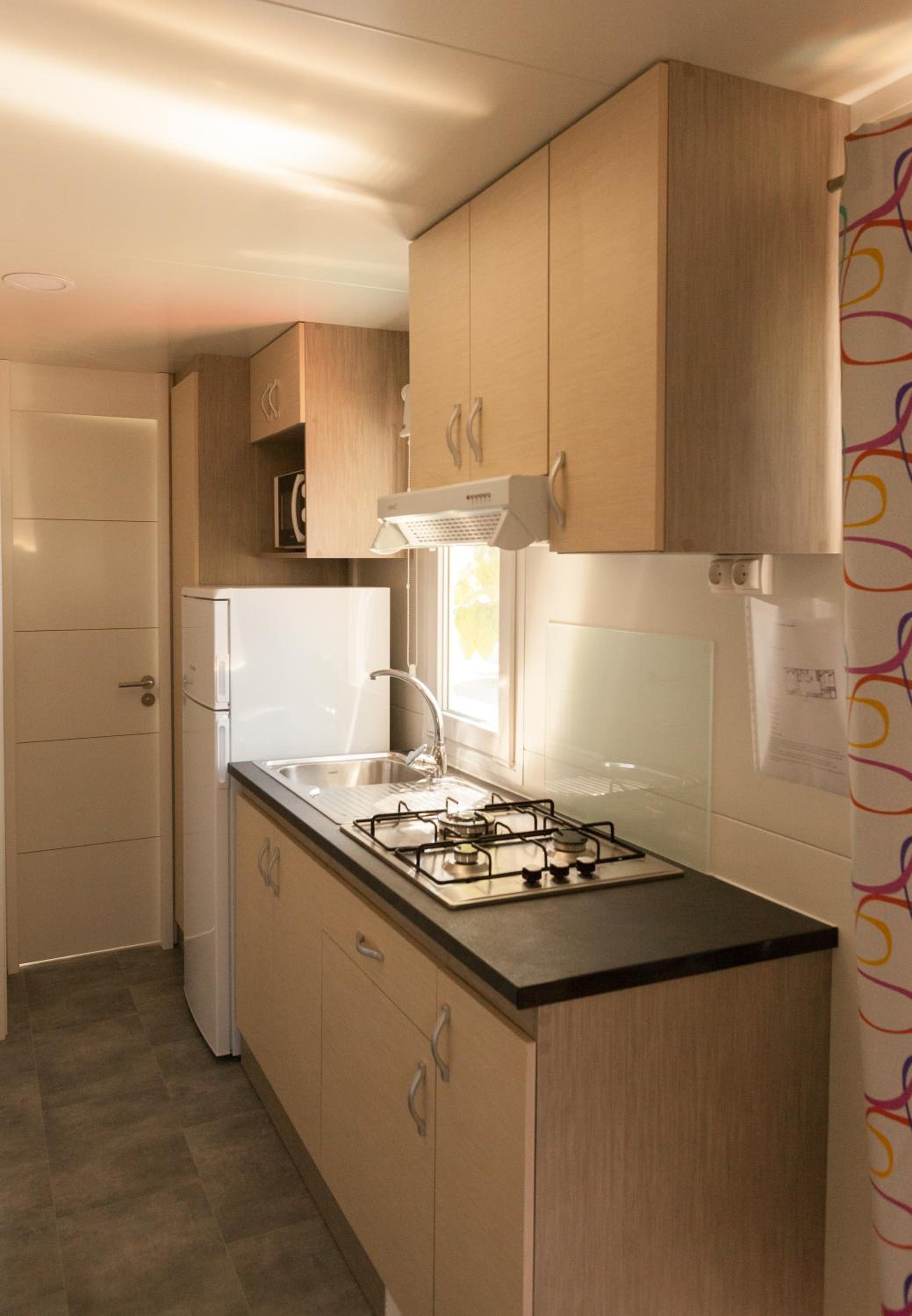Mobile Home - Photo 2