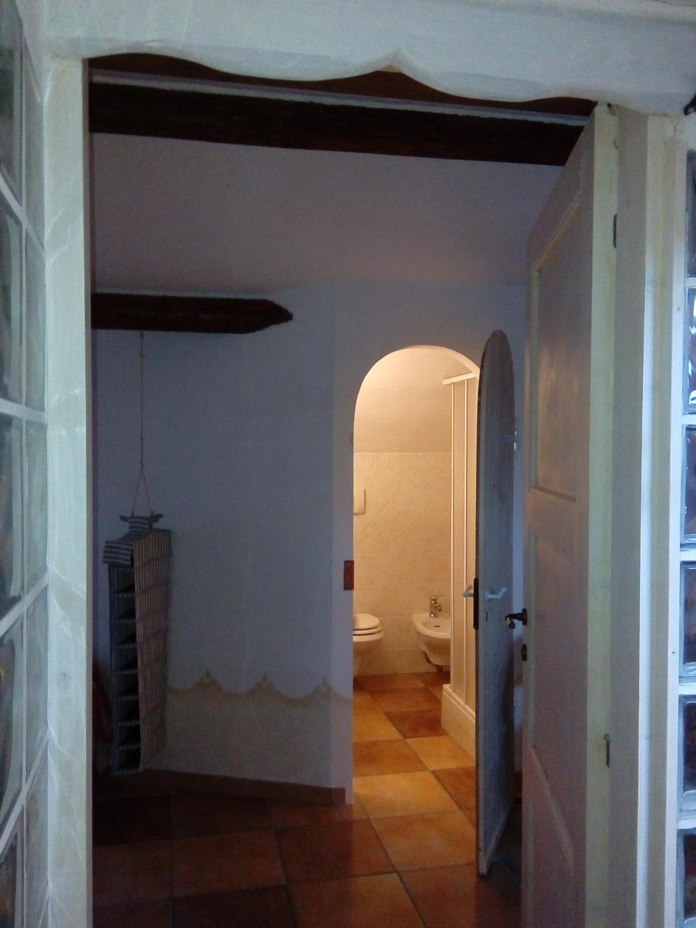 Triple Room with Private Bathroom - Photo 2
