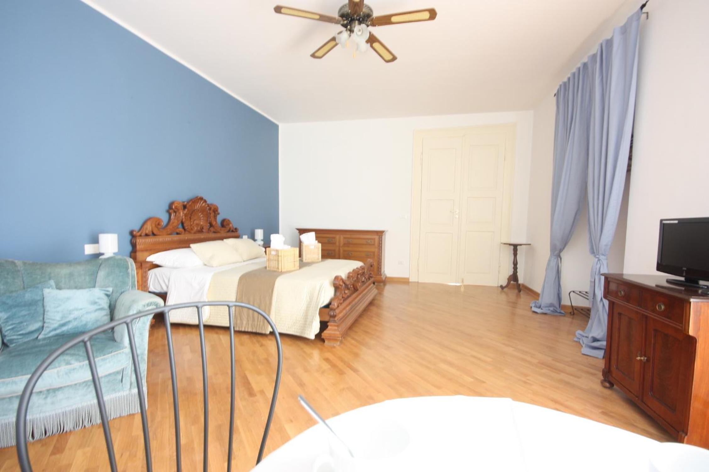 Quadruple Room with Private External Bathroom - Photo 10