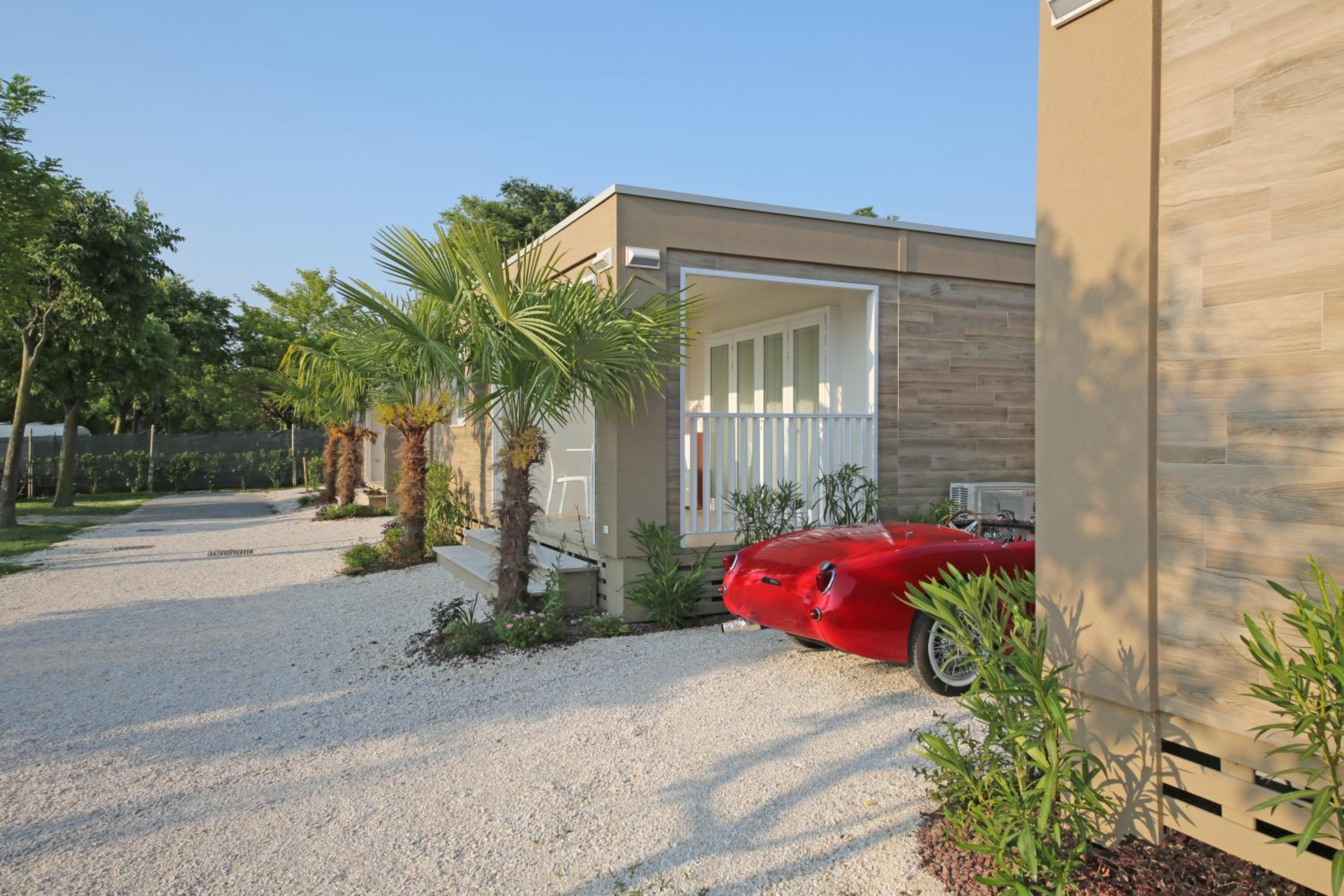 Superior Mobile Home with Terrace photo 3