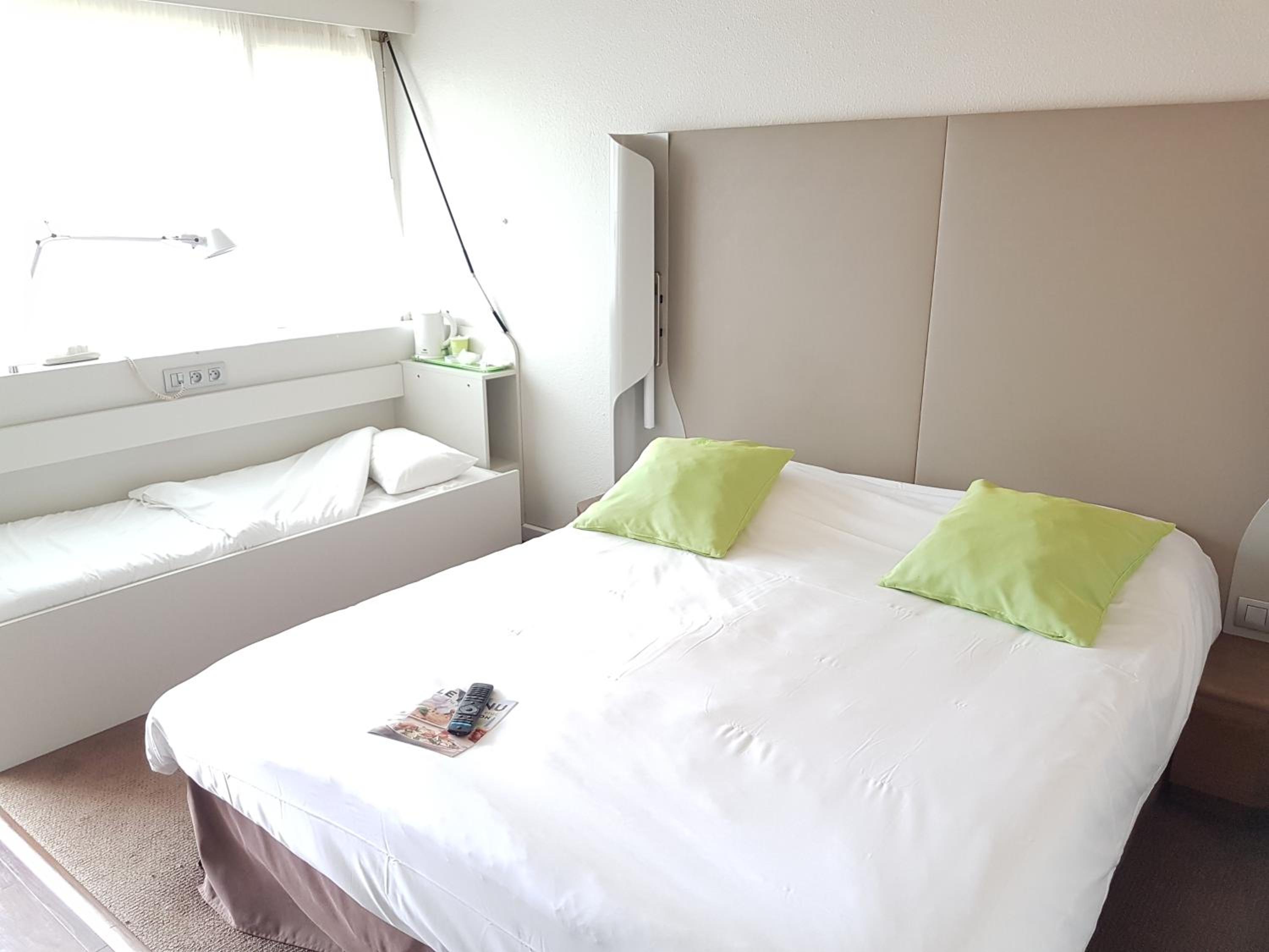 Standard Twin Room with One Single Bed - Up to Ten Years - Photo 3