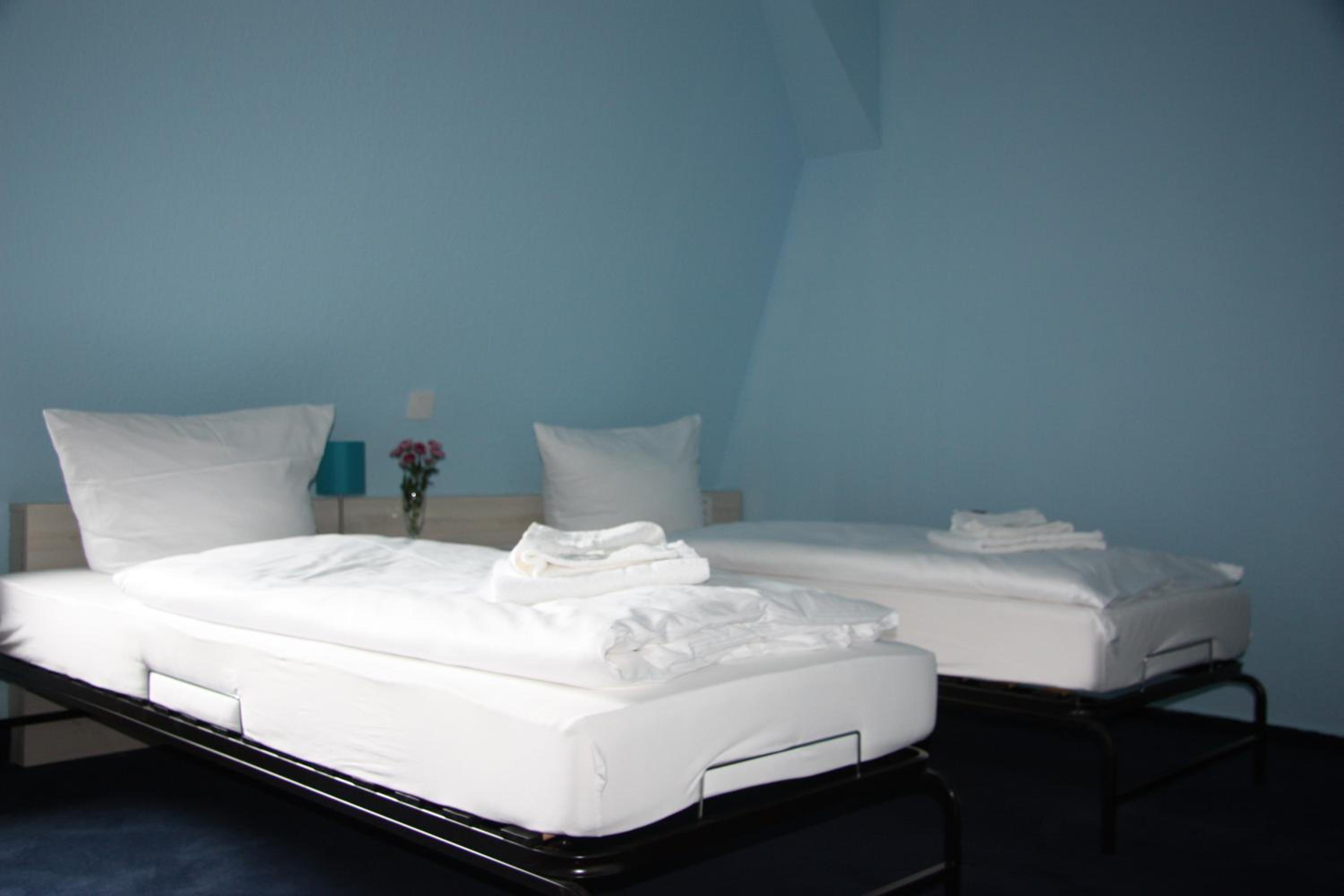 Budget Twin Room photo 2
