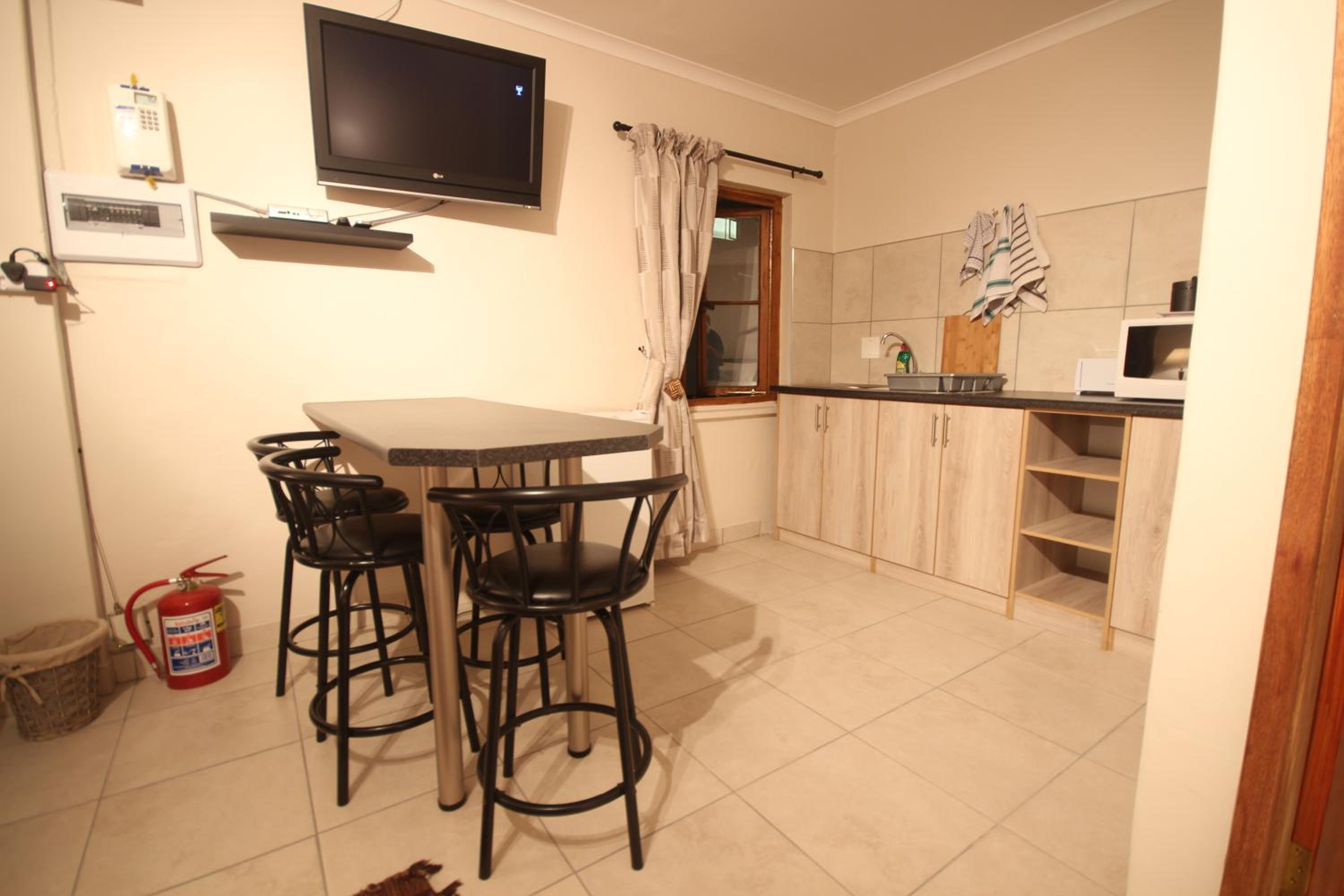 Studio Apartment photo 3