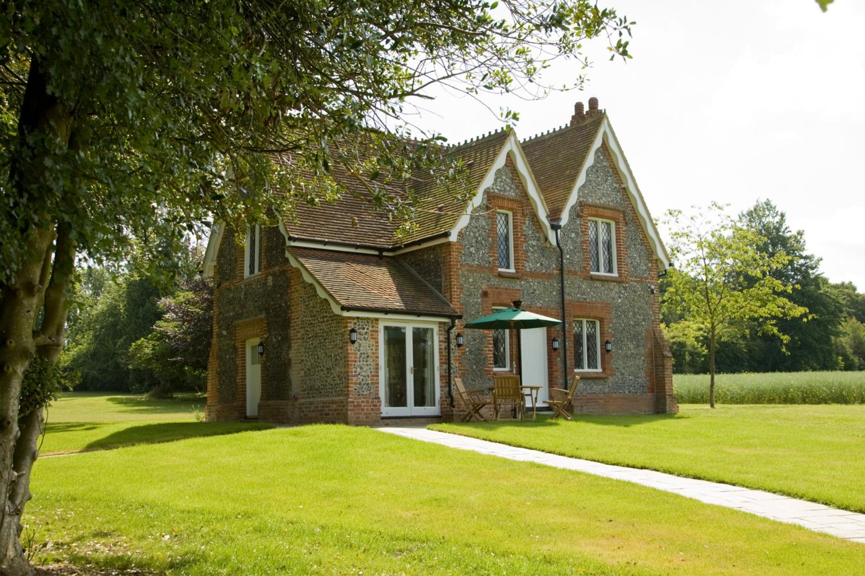 Garden Cottage - Photo 4