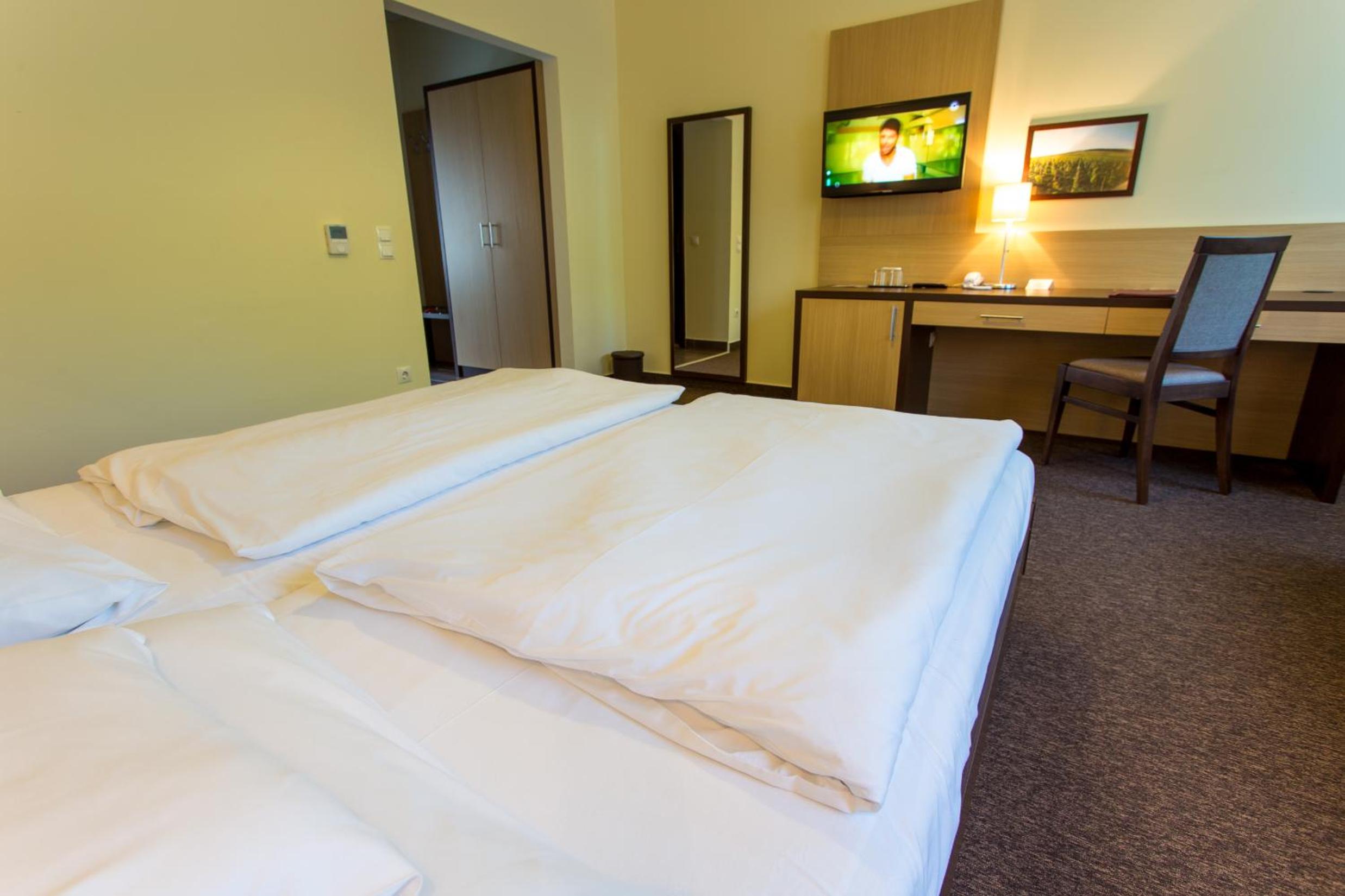 Double or Twin Room - Photo 2