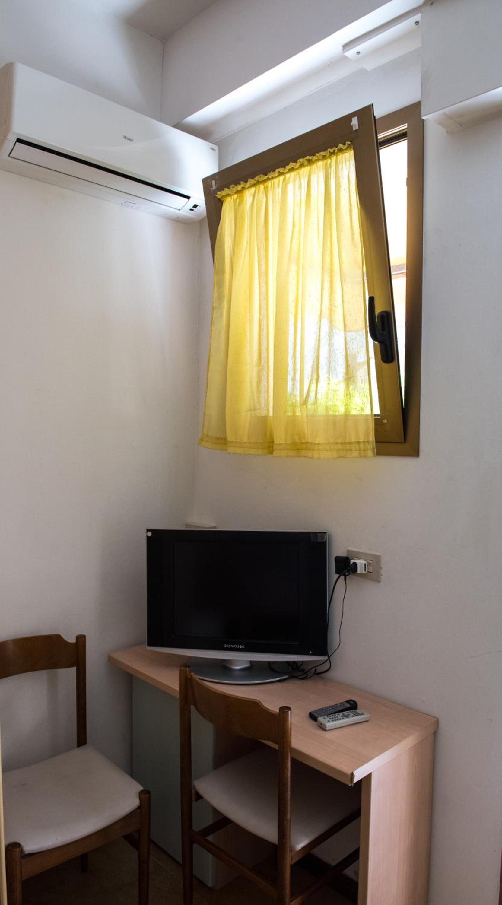 Economy Twin Room