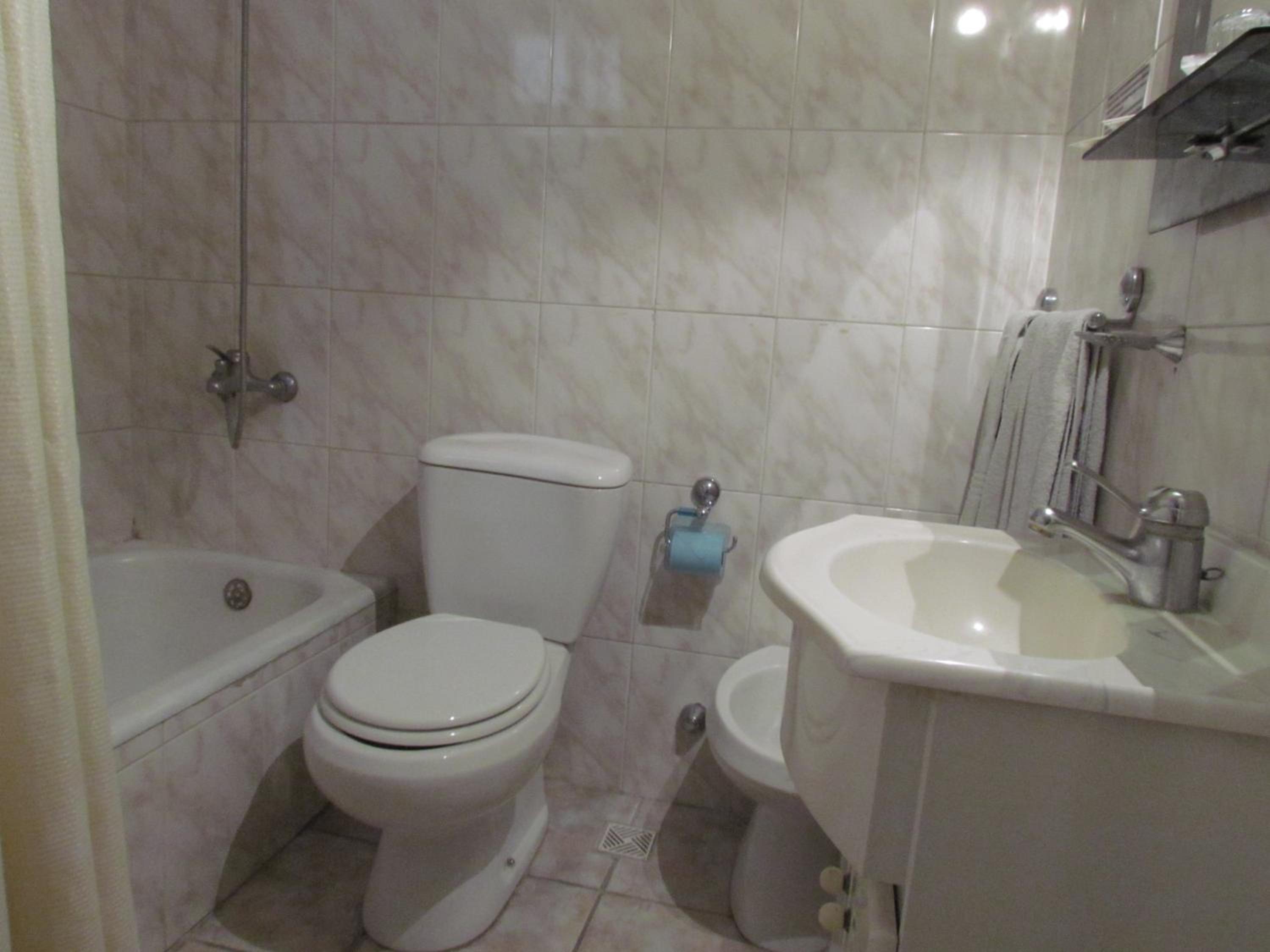 Standard Twin Room photo 3