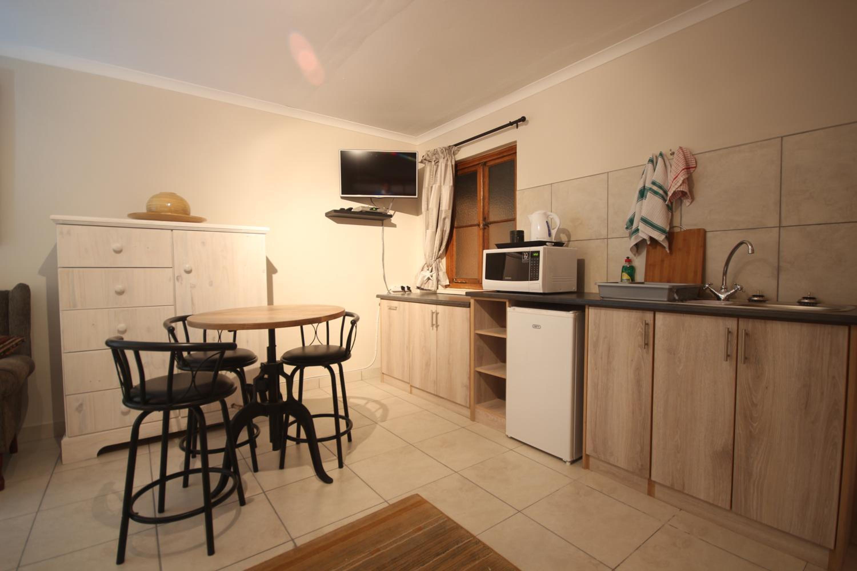 Studio Apartment photo 2