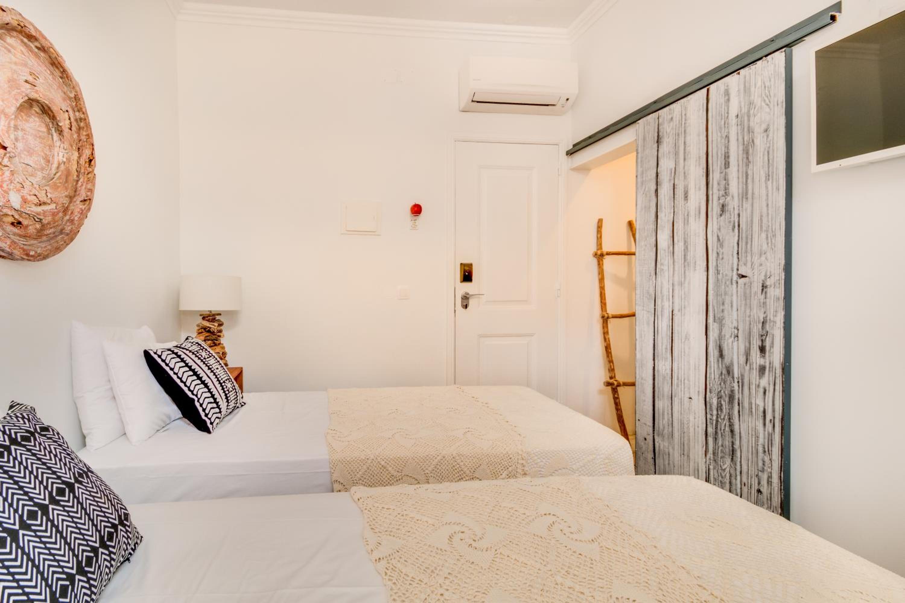 Small Double or Twin Room photo 2