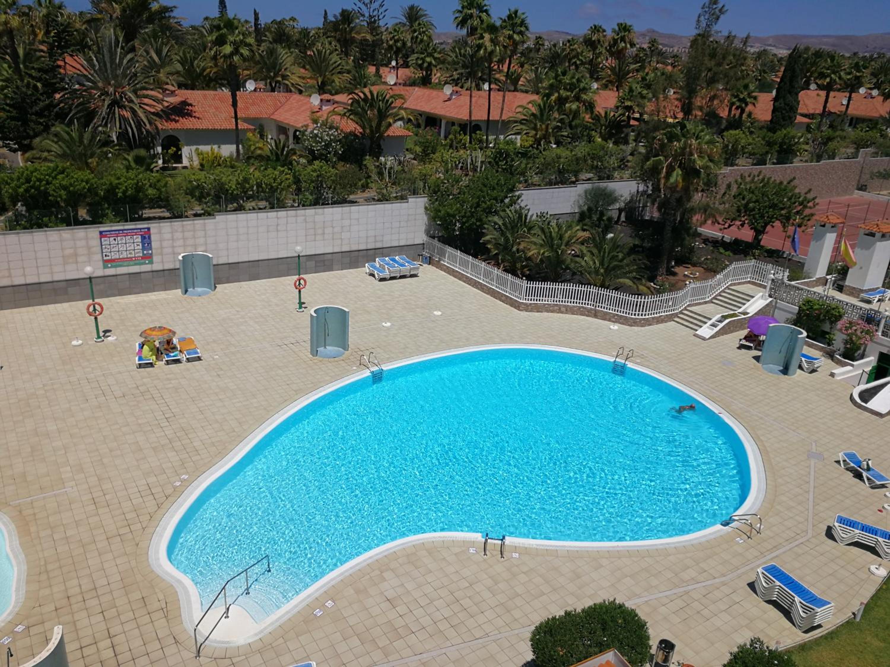 Apartment with Pool View  photo 2