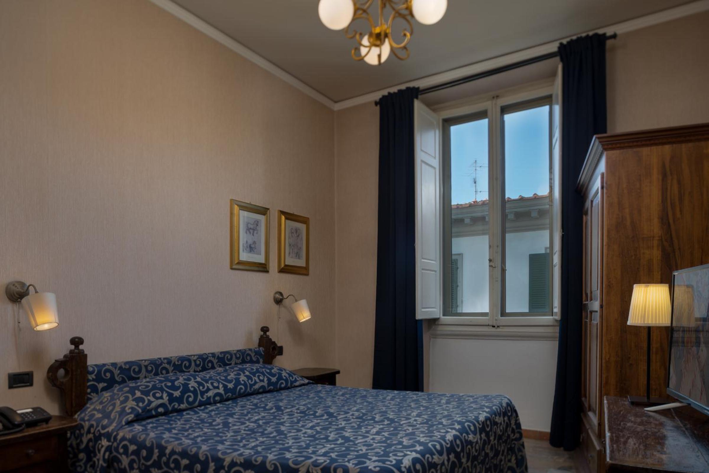 Double or Twin Room photo 2
