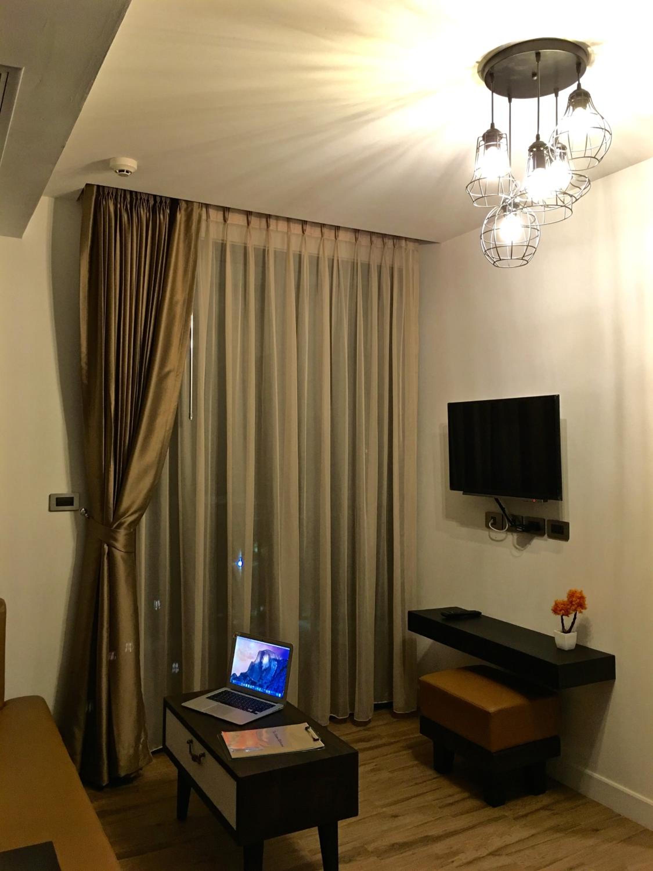 Deluxe Double Room - Photo 13