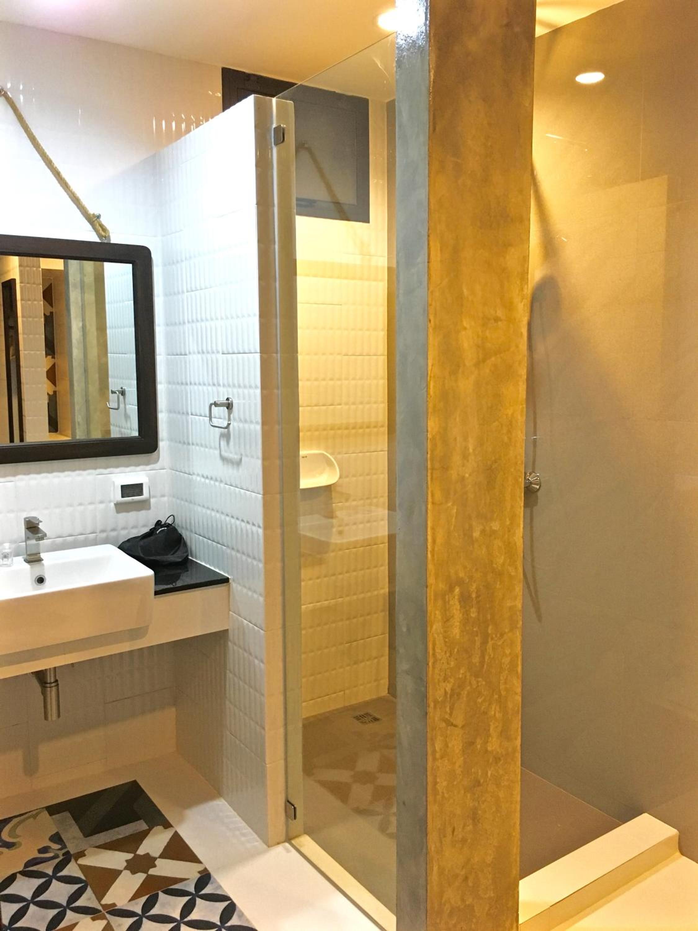 Deluxe Double Room - Photo 8