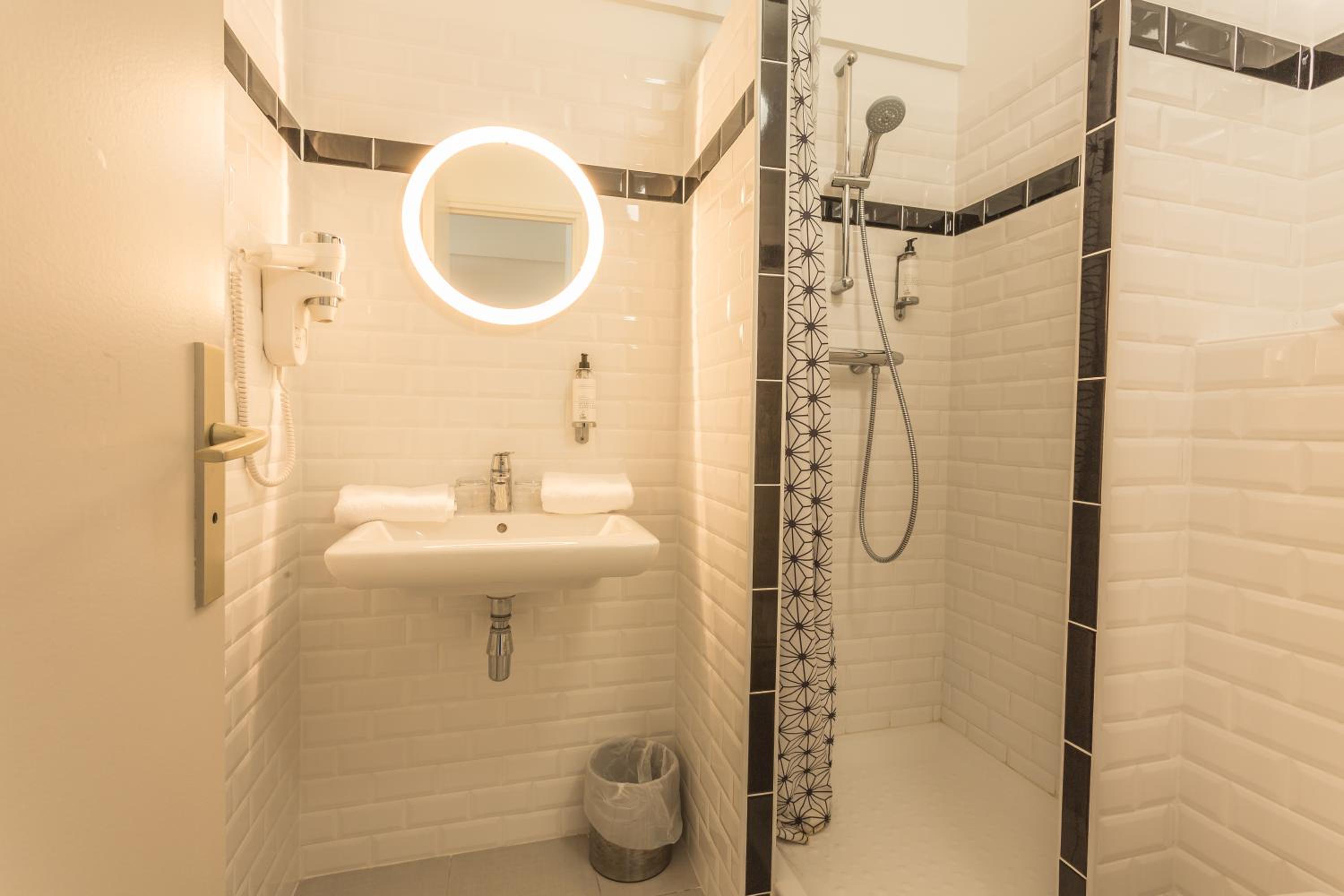 Double Room with Shower - Valley View - Photo 11