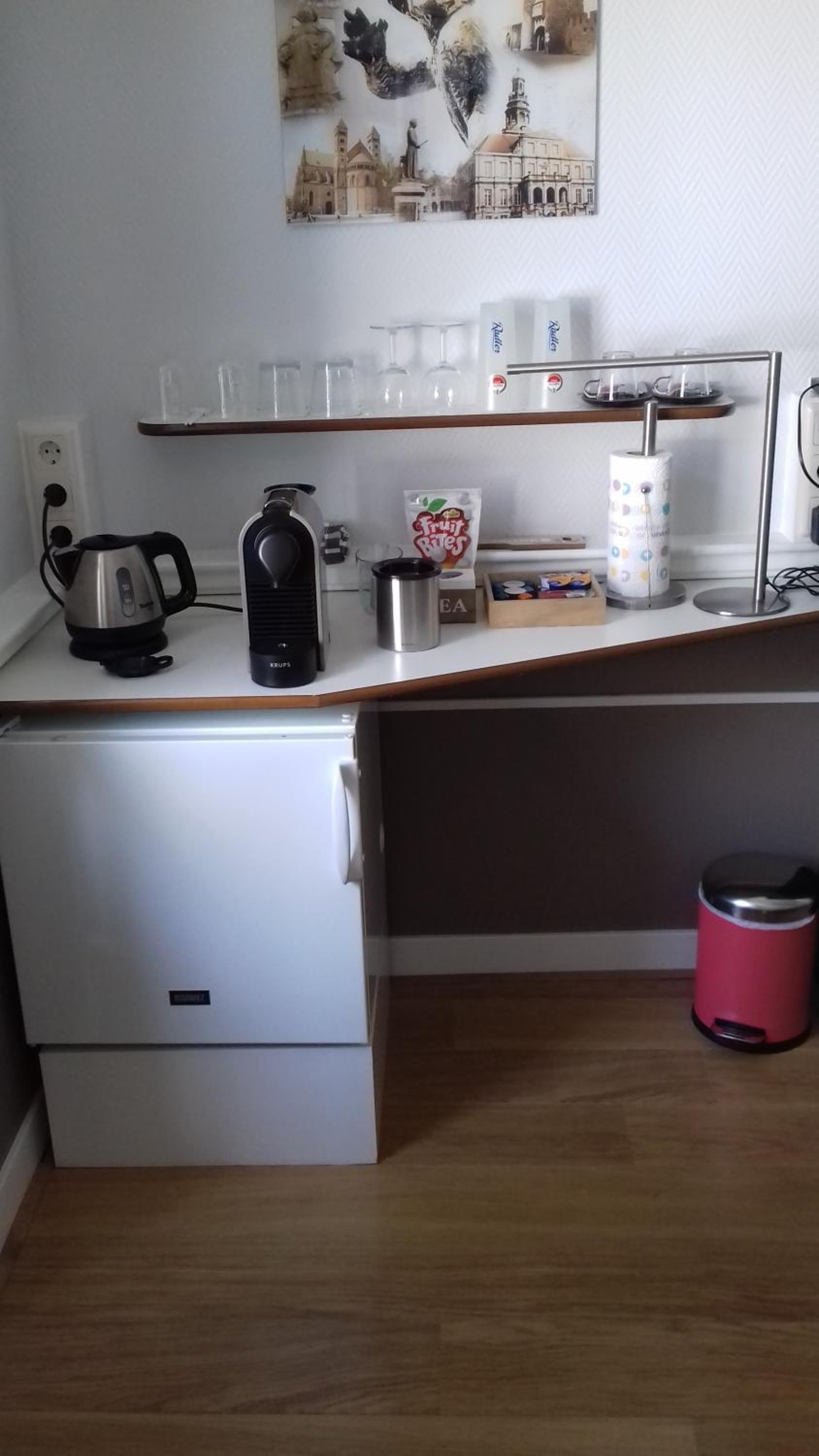 Double Room with Private Bathroom - Photo 14