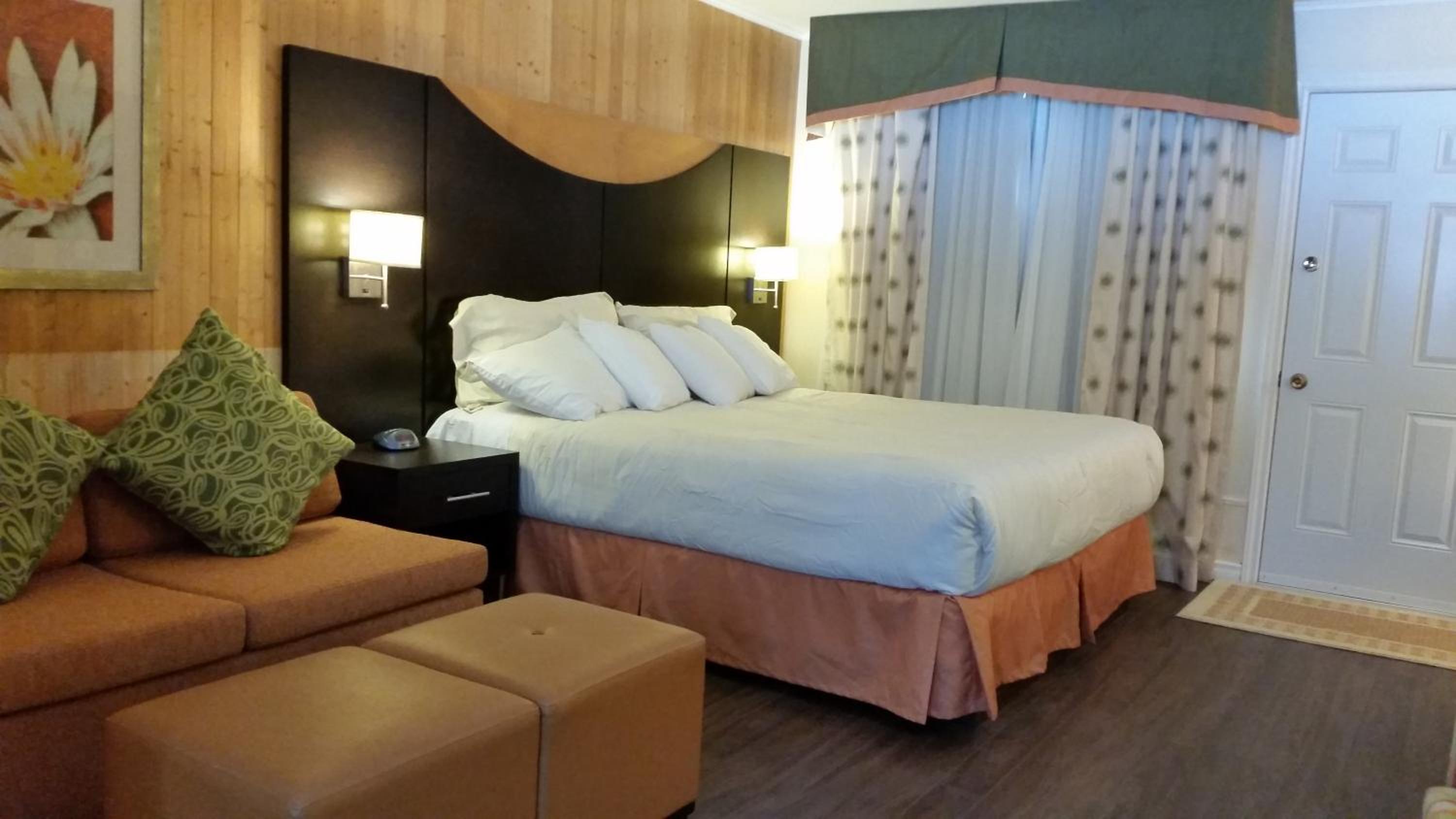 King Room with Lake View photo 1