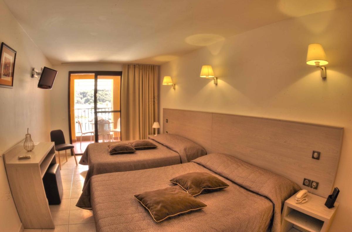 Quadruple Room with Sea View