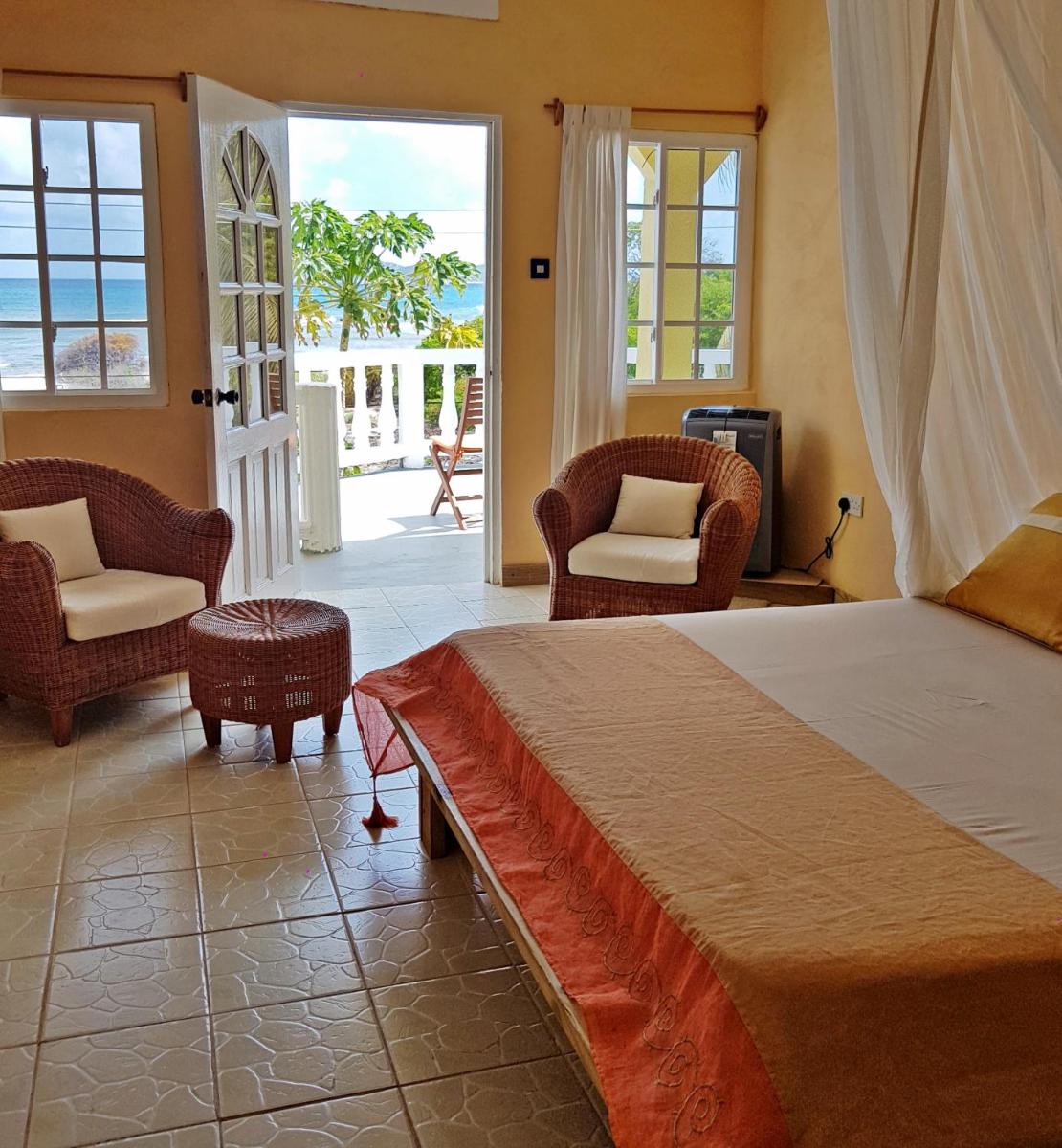 Large Double Room with Terrace and Ocean View photo 1