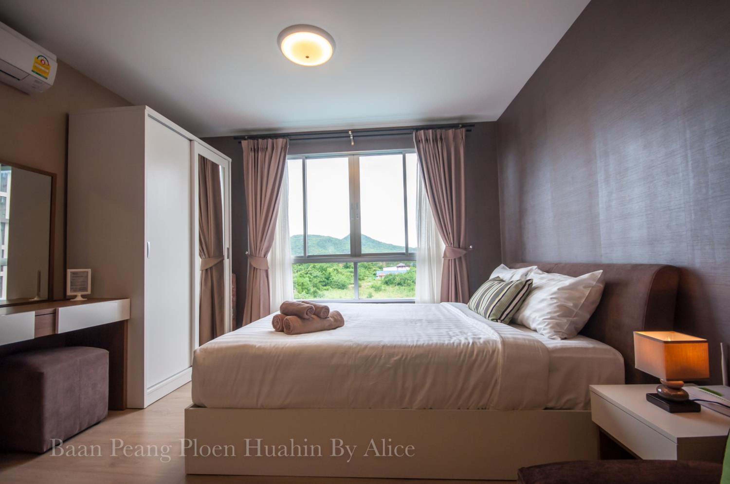 Apartment with Pool View - Photo 41