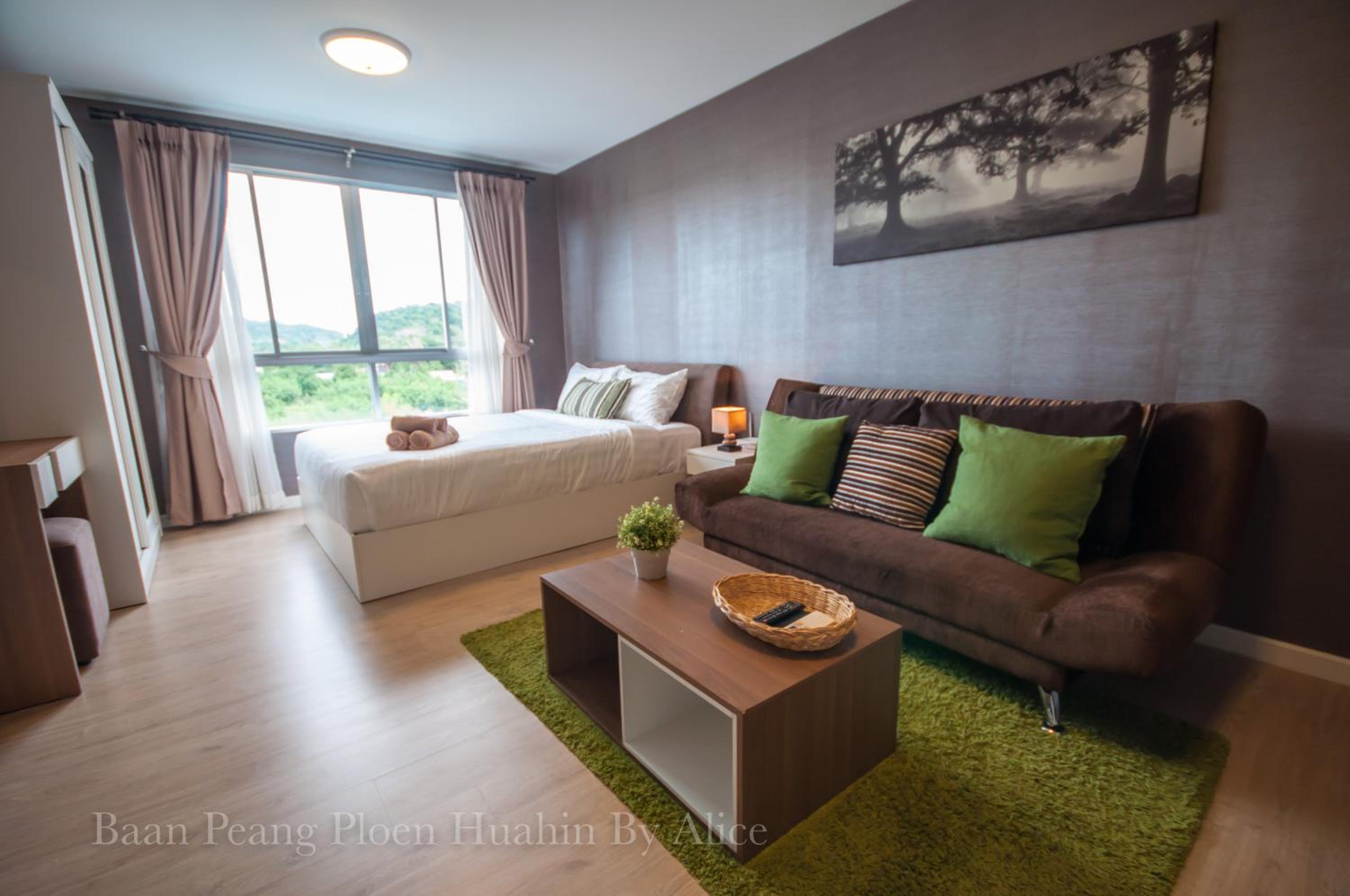 Apartment with Pool View - Photo 1