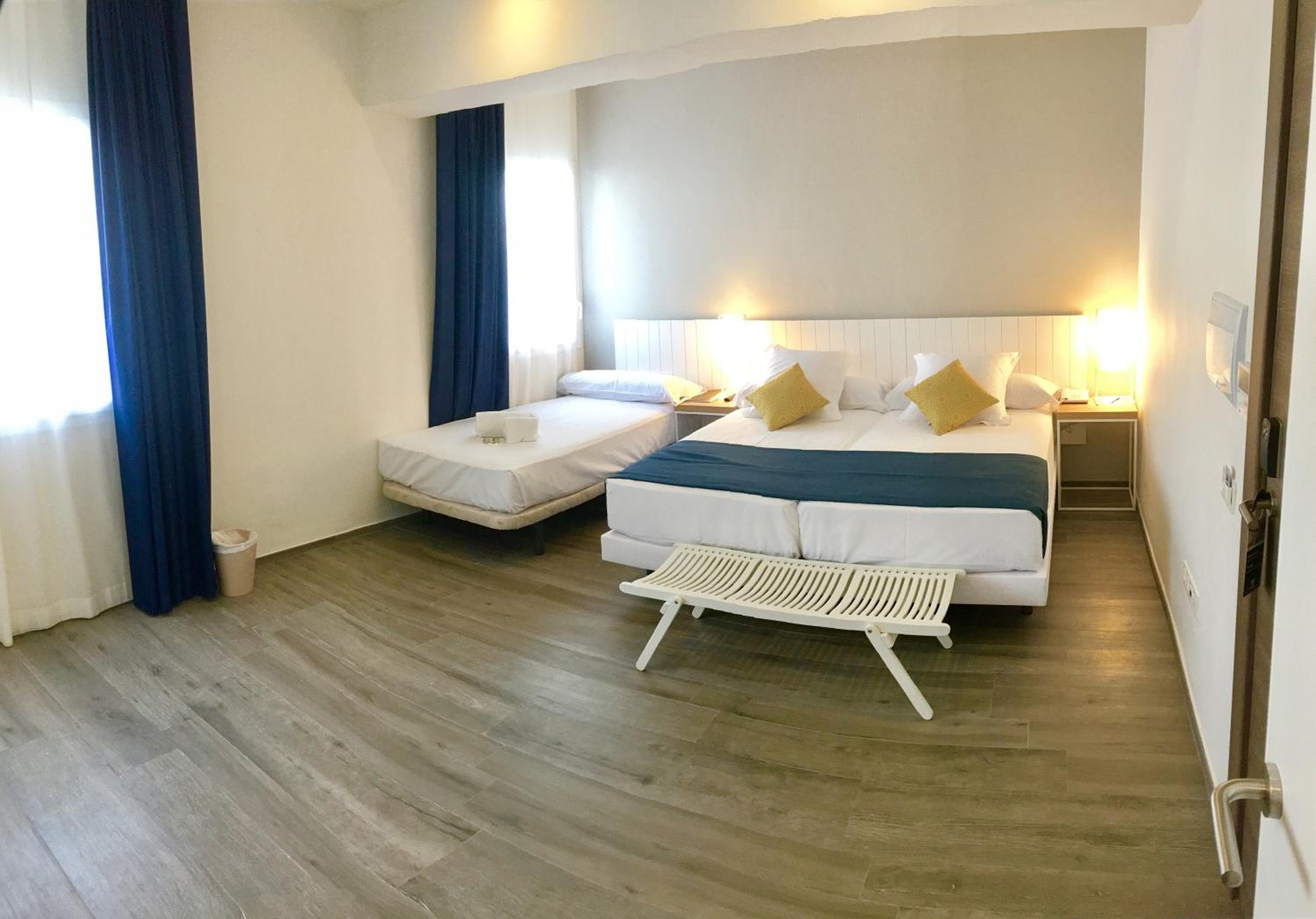 Habitación Doble o Twin Estándar (2 adultos + 1 niño)