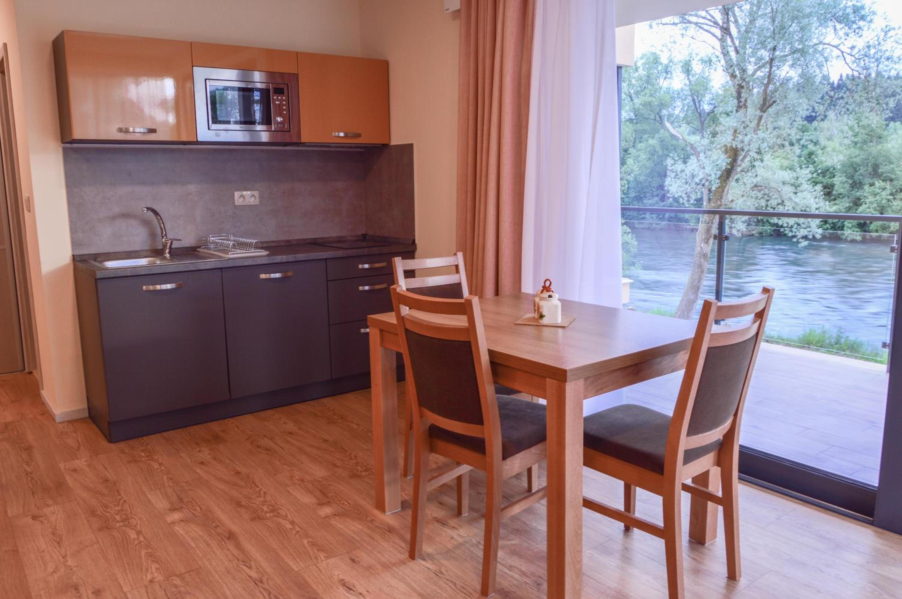 Studio Apartment - Photo 14