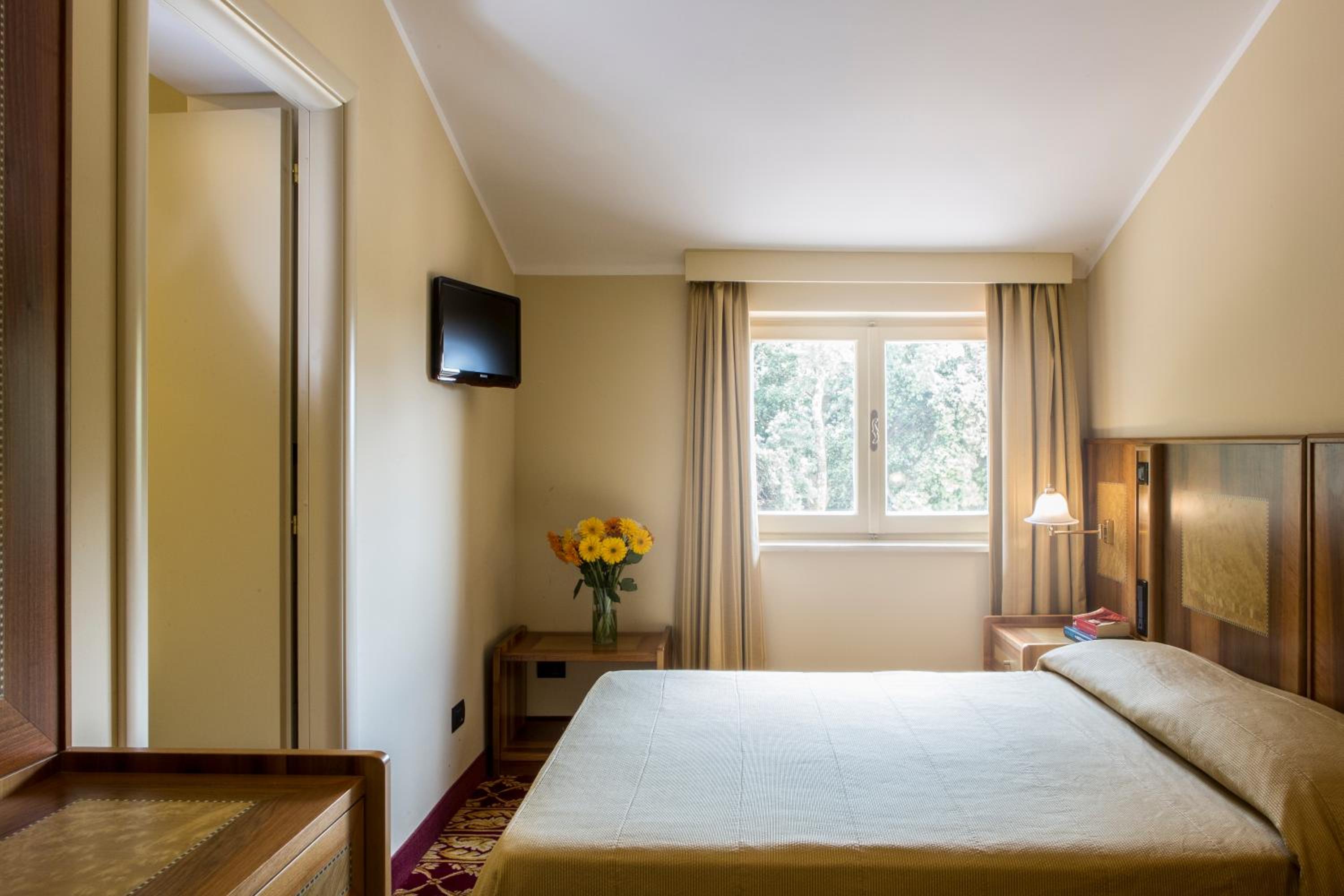Classic Double or Twin Room - Photo 1