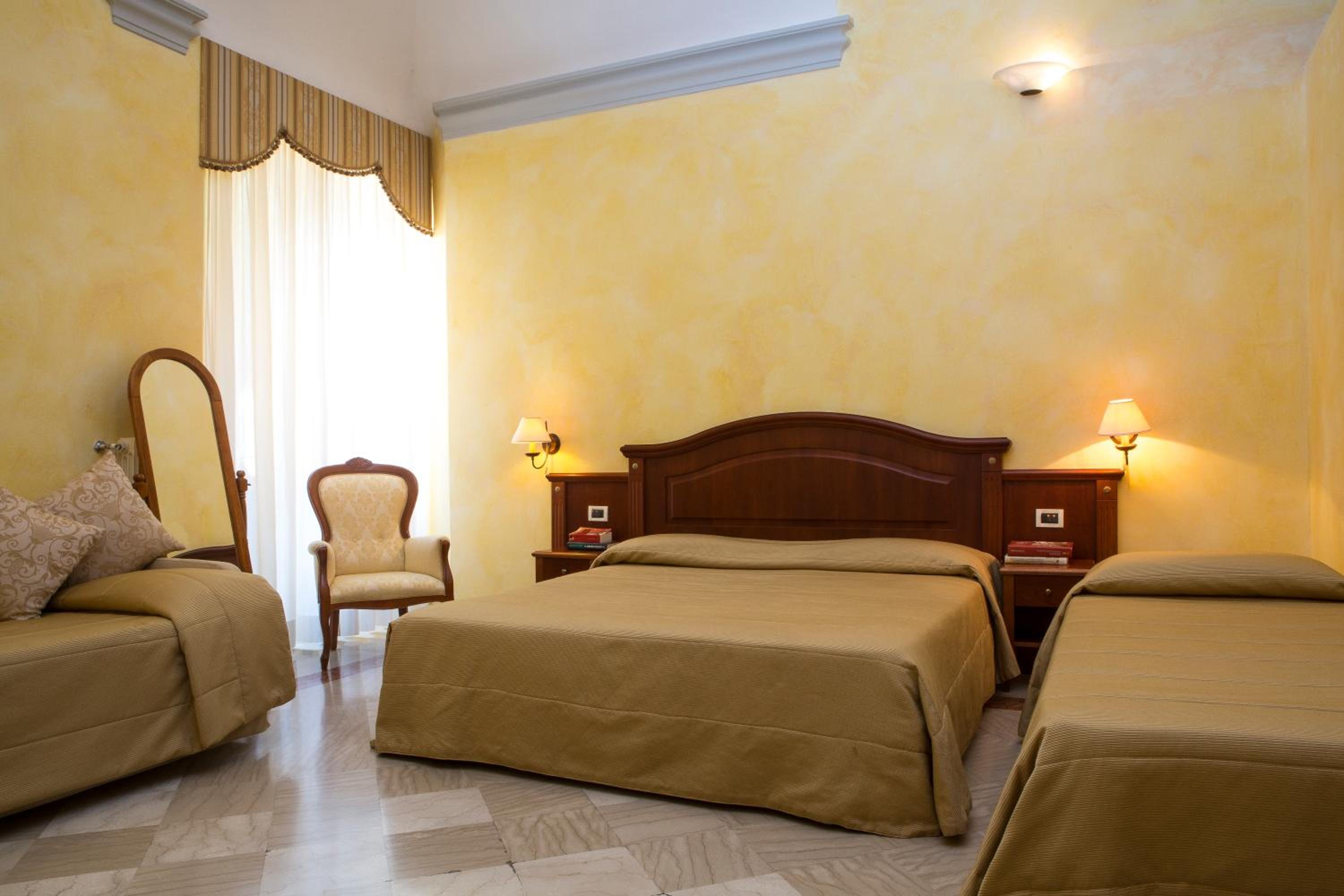 Superior Triple Room - Photo 6