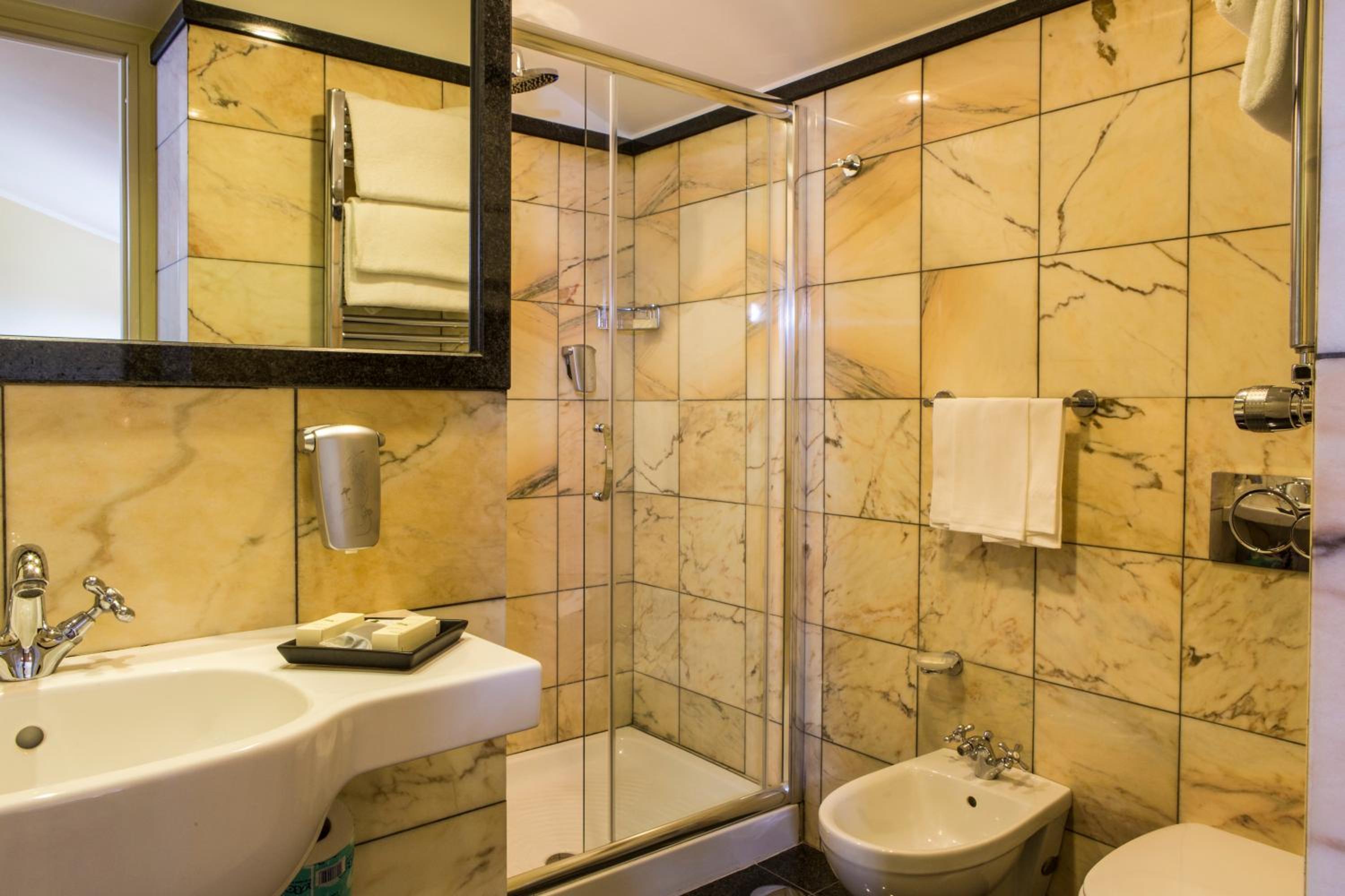 Superior Triple Room - Photo 7