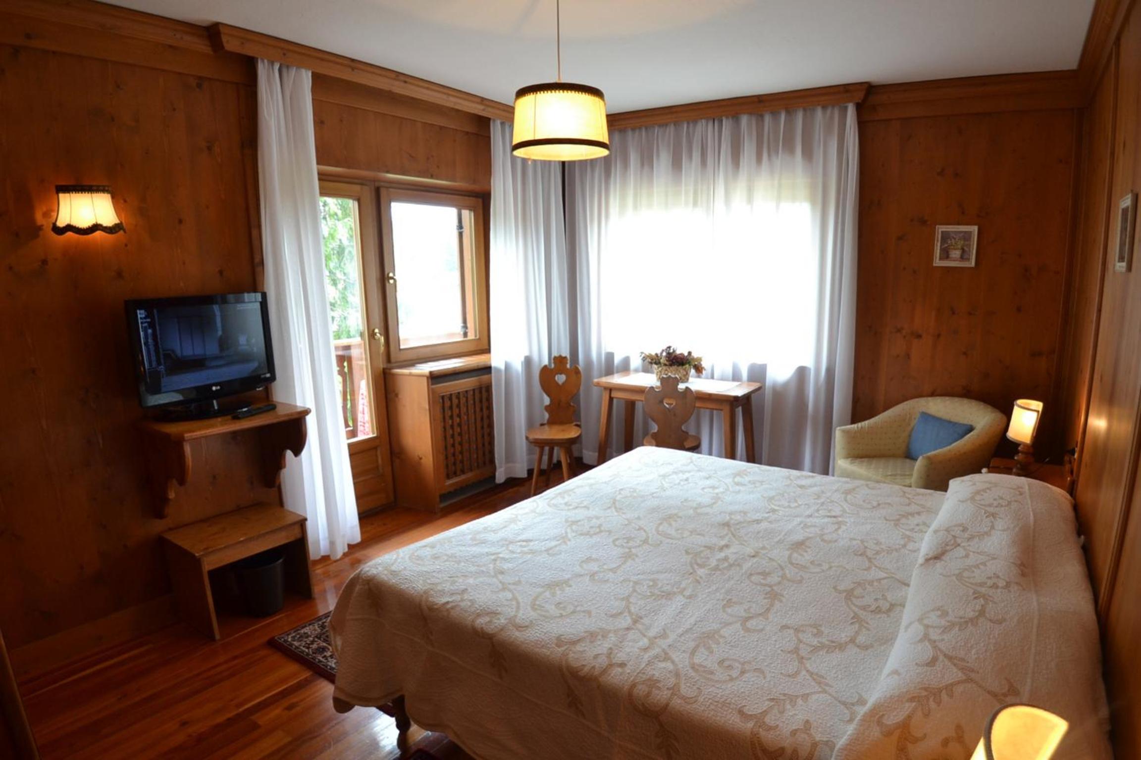 Double or Twin Room with Balcony photo 3