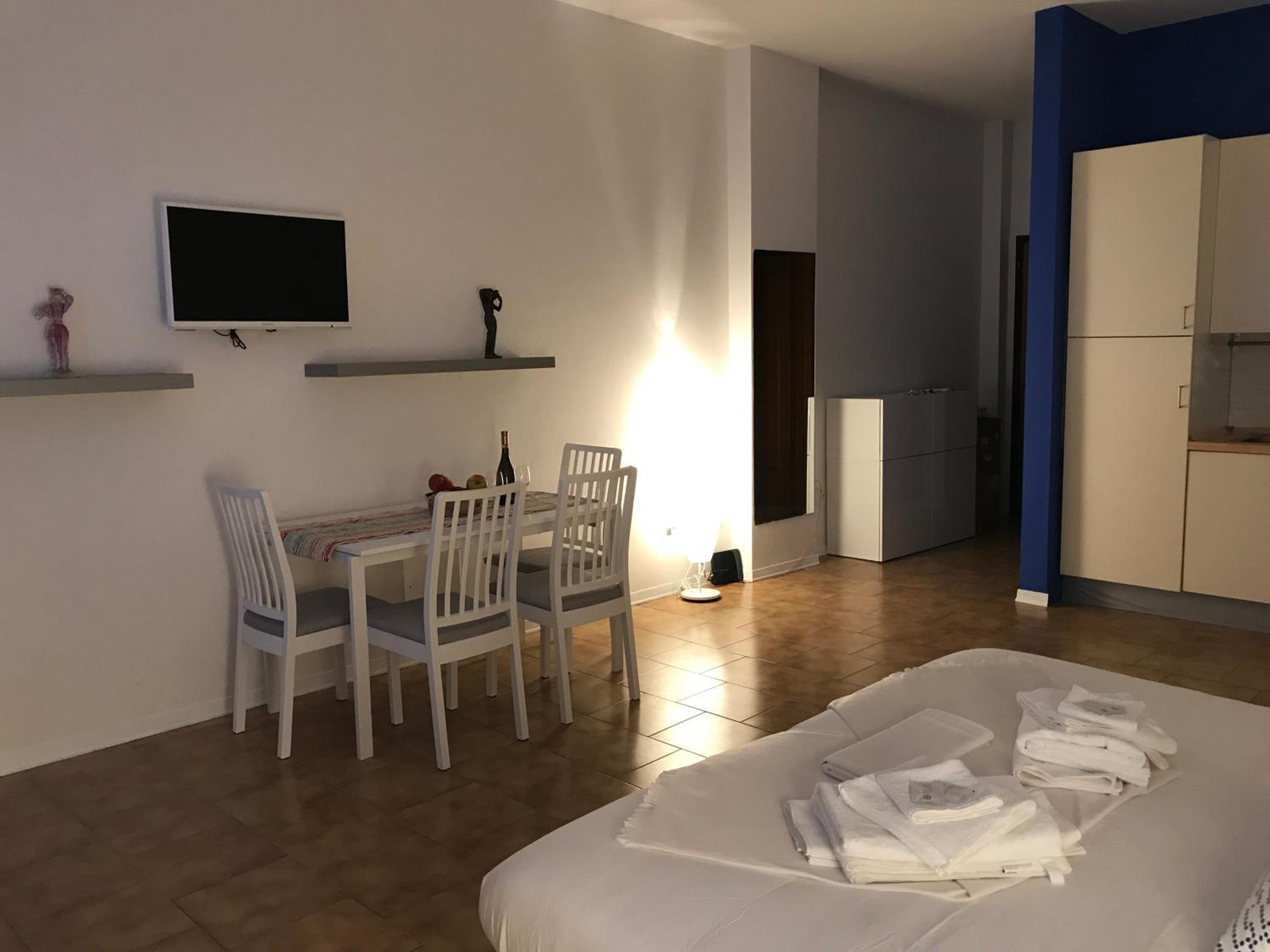 Studio Apartment - Photo 10