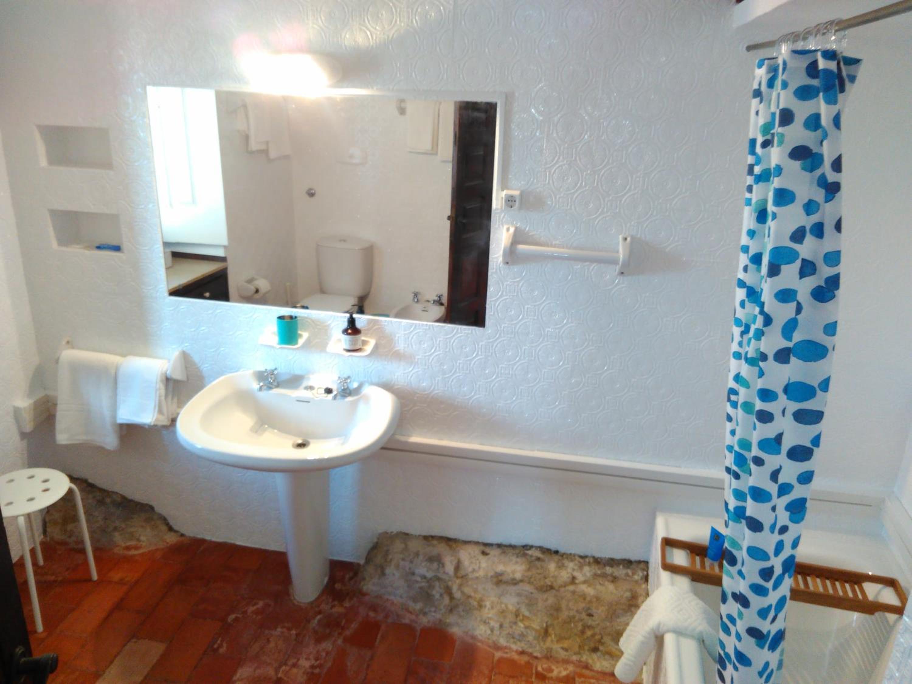 Three-Bedroom Villa - Photo 25