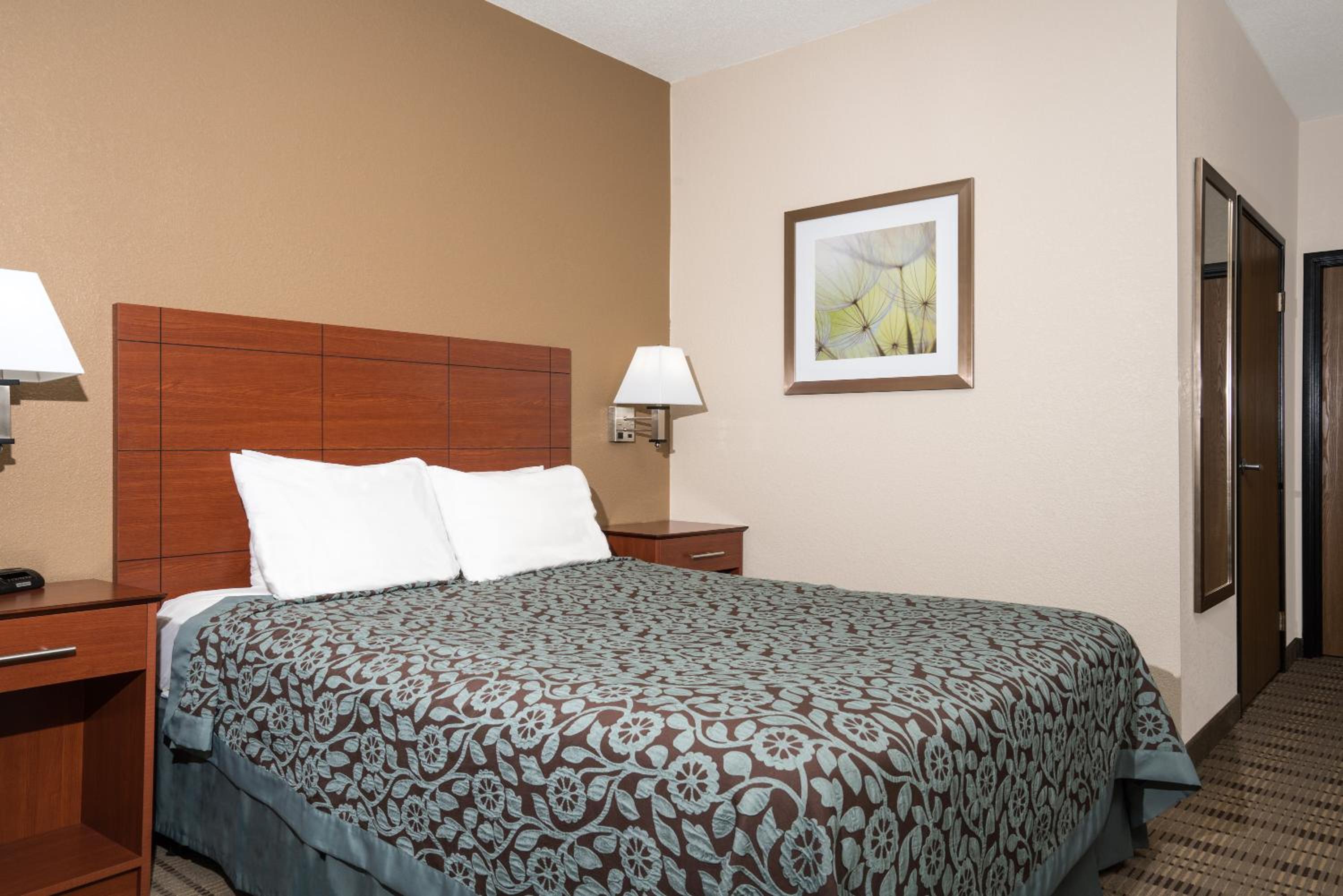 Queen Room - Disability Access/Non-Smoking photo 1