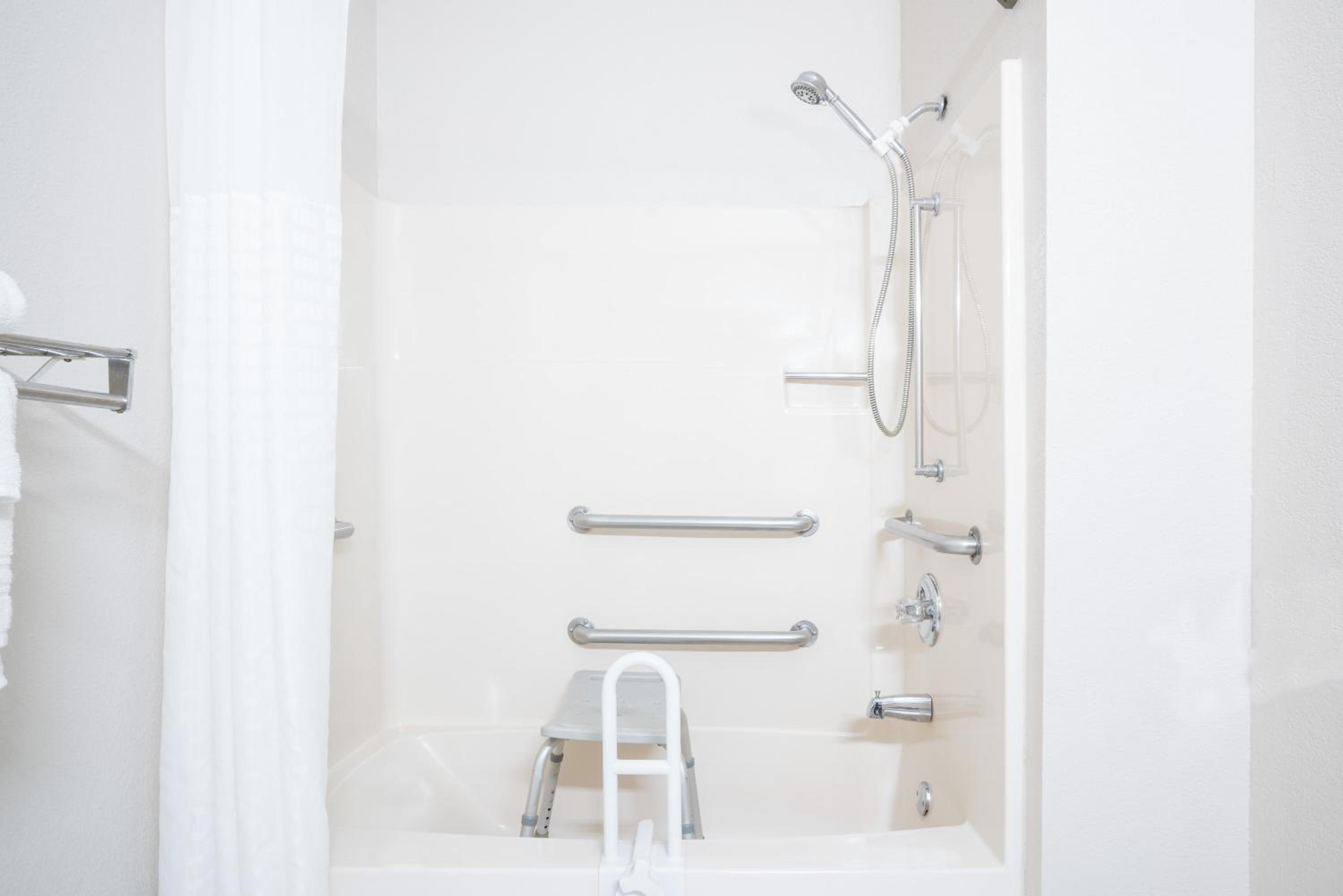 Queen Room - Disability Access/Non-Smoking photo 2