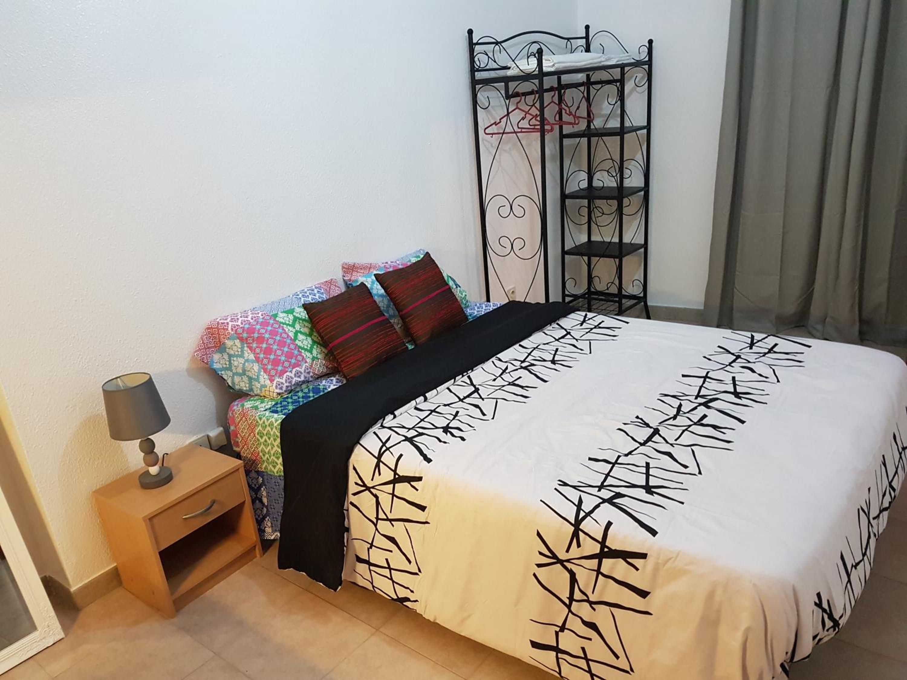 Double Room with Private Bathroom - Photo 5
