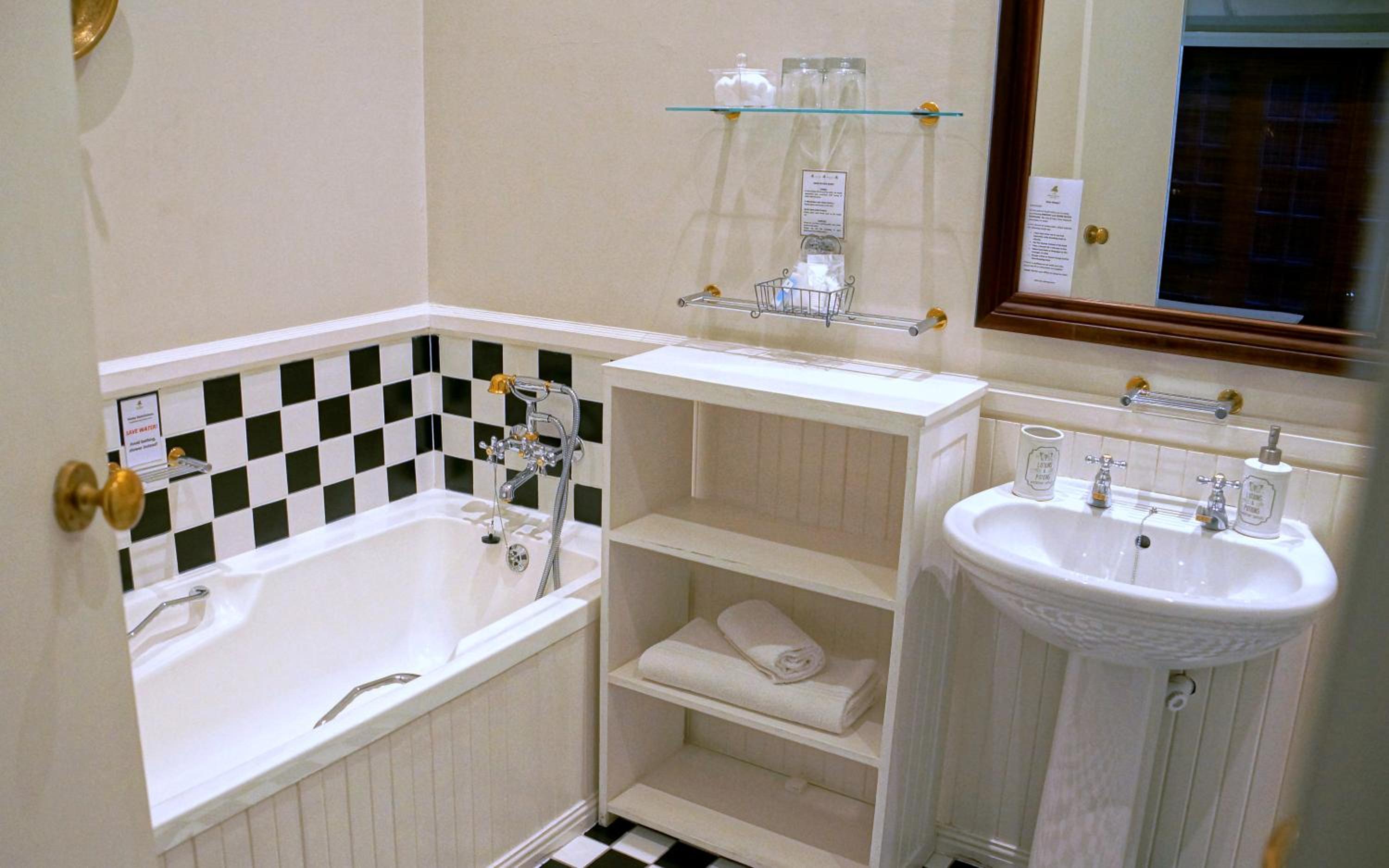 Superior King or Twin Room - Photo 6