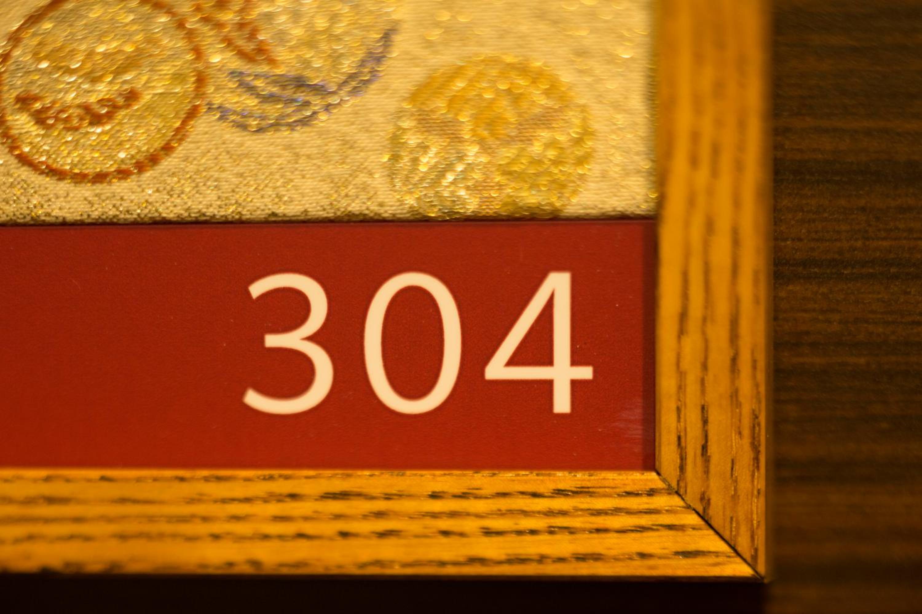 Standard Twin Room with Sofa Bed thumbnail 6