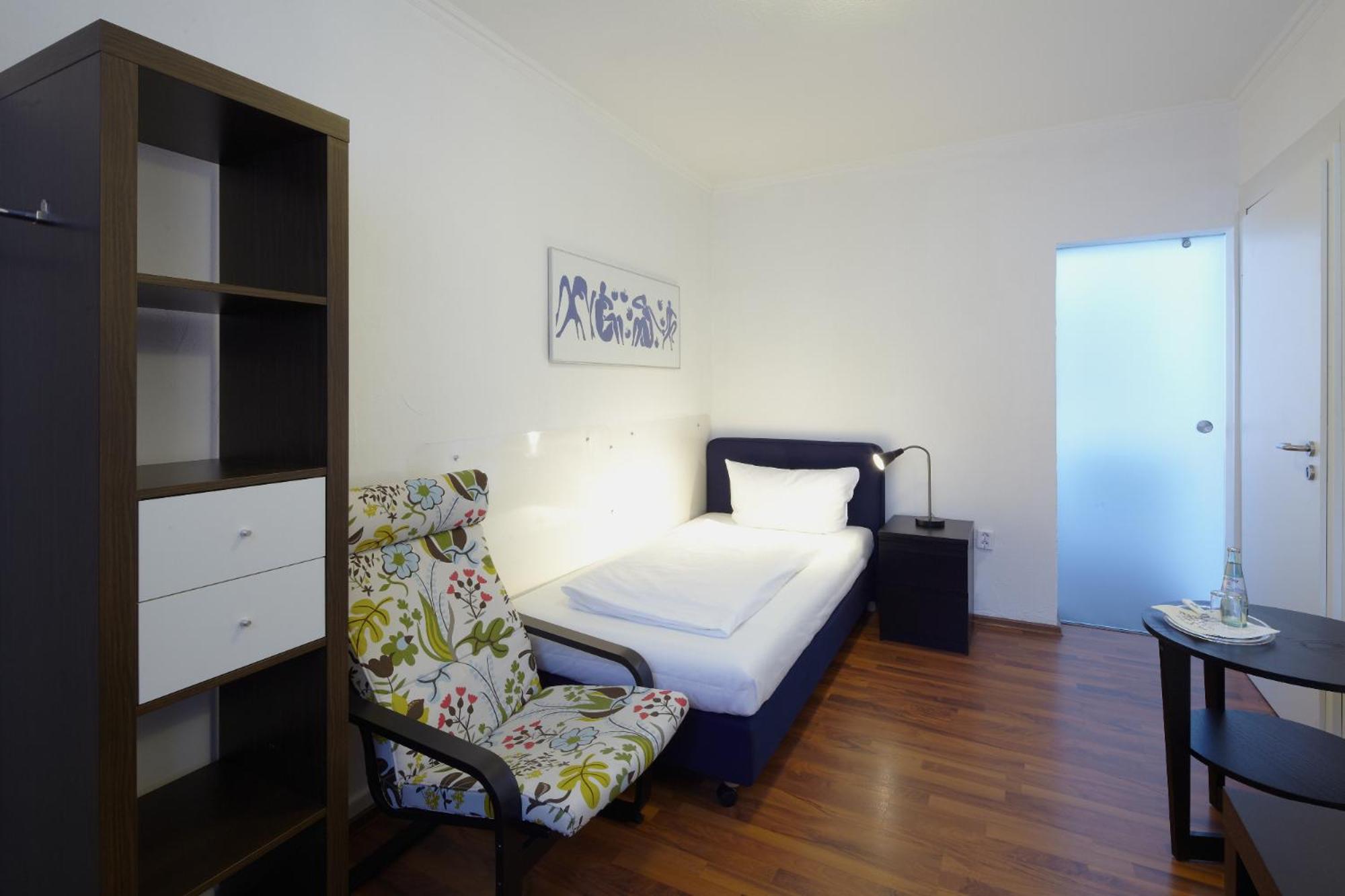 Single Room photo 2