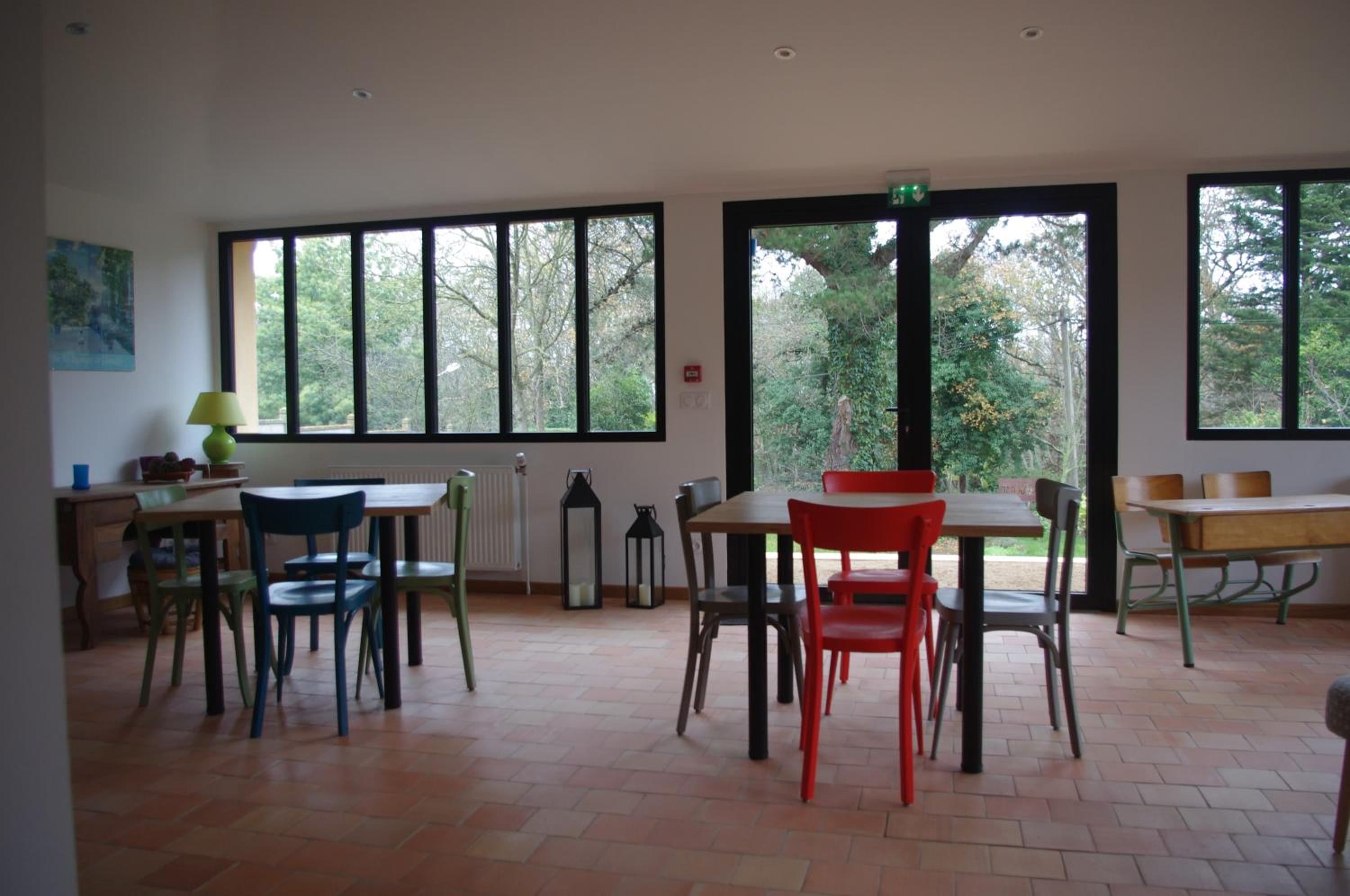 Quadruple Room with Private Bathroom - Photo 6