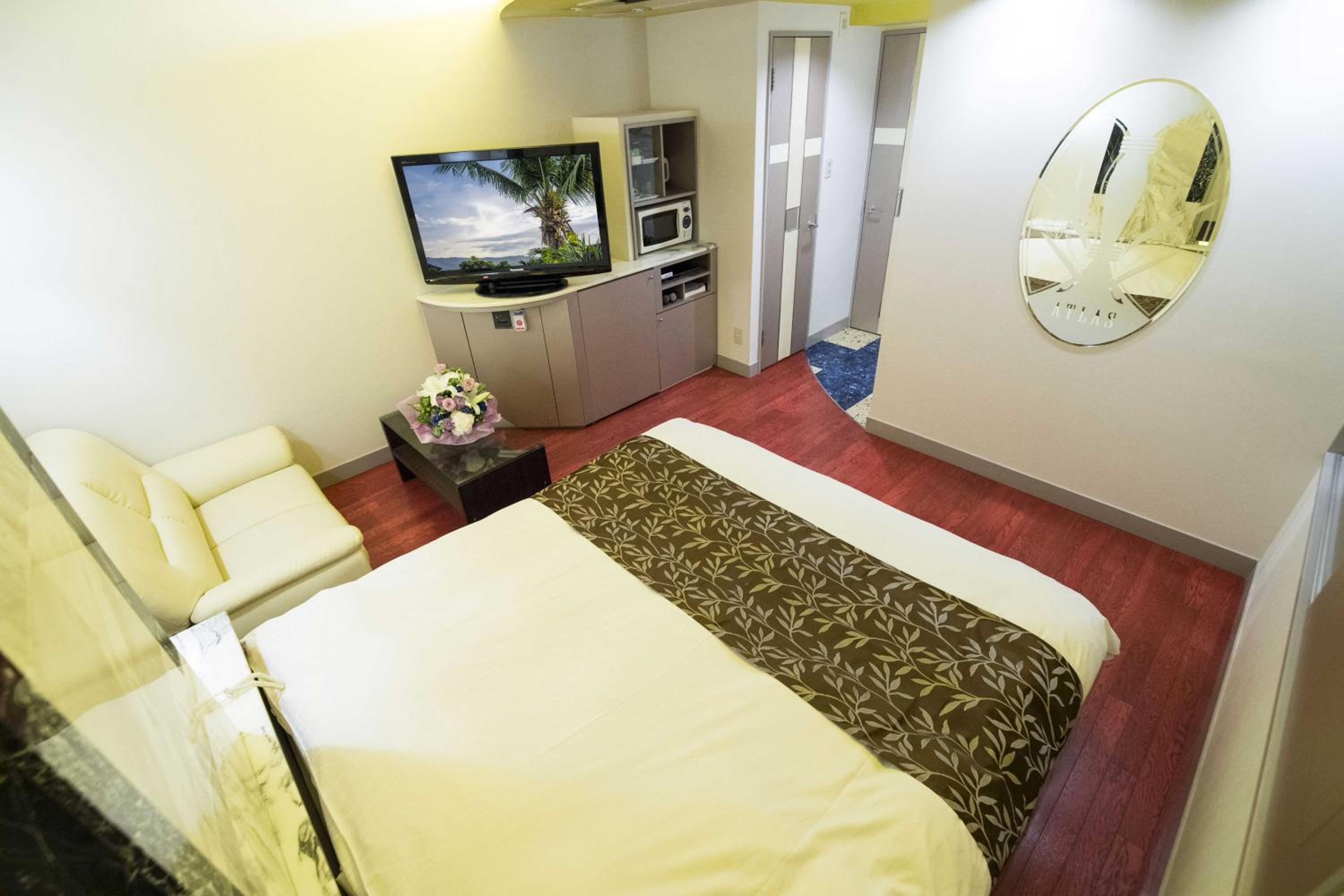 Standard King Room - Check-in at 15:00 - Check-out at 12:00 photo 2
