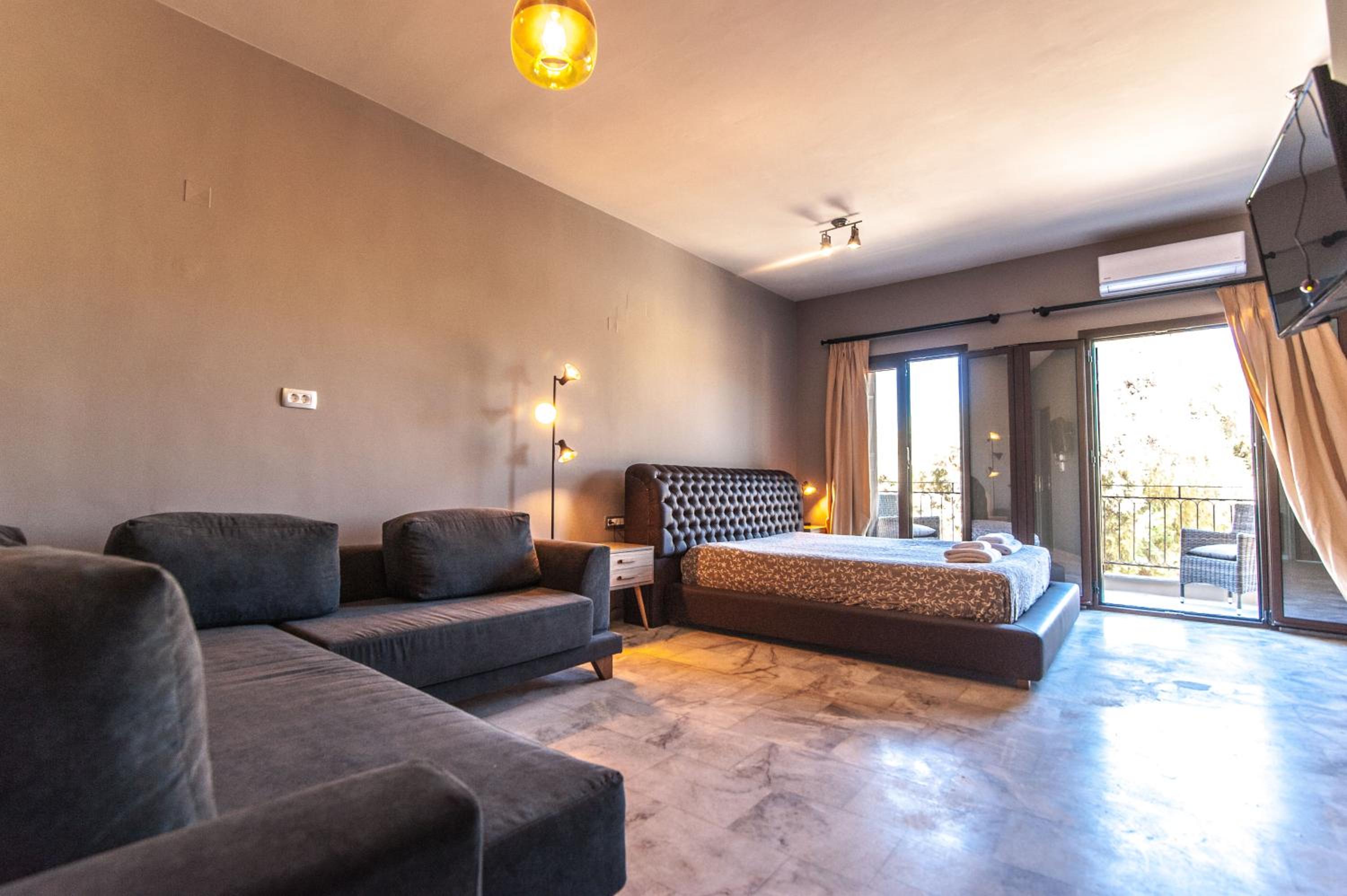 Triple Room with Balcony