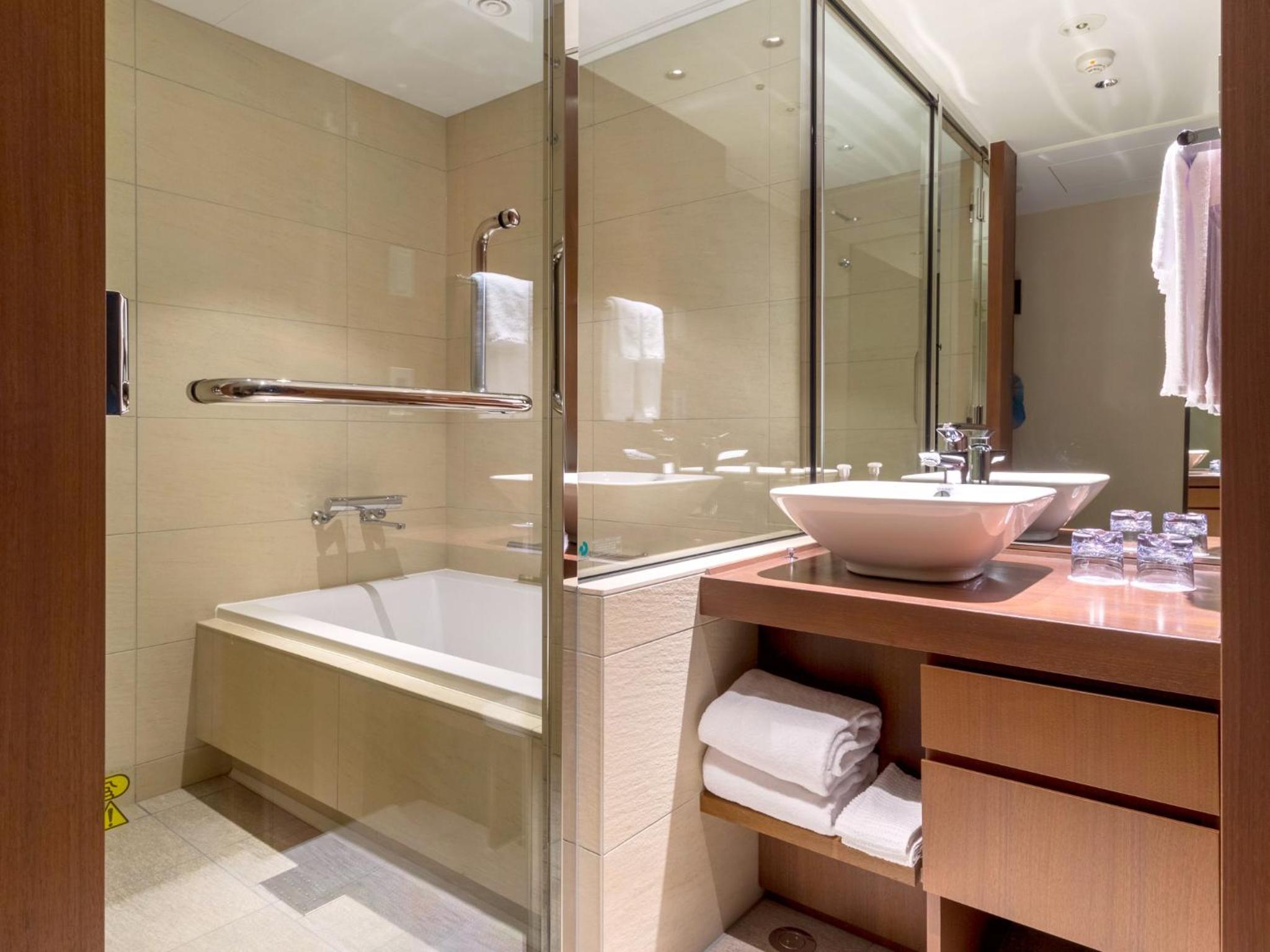Double Room - Non-Smoking  - Photo 10