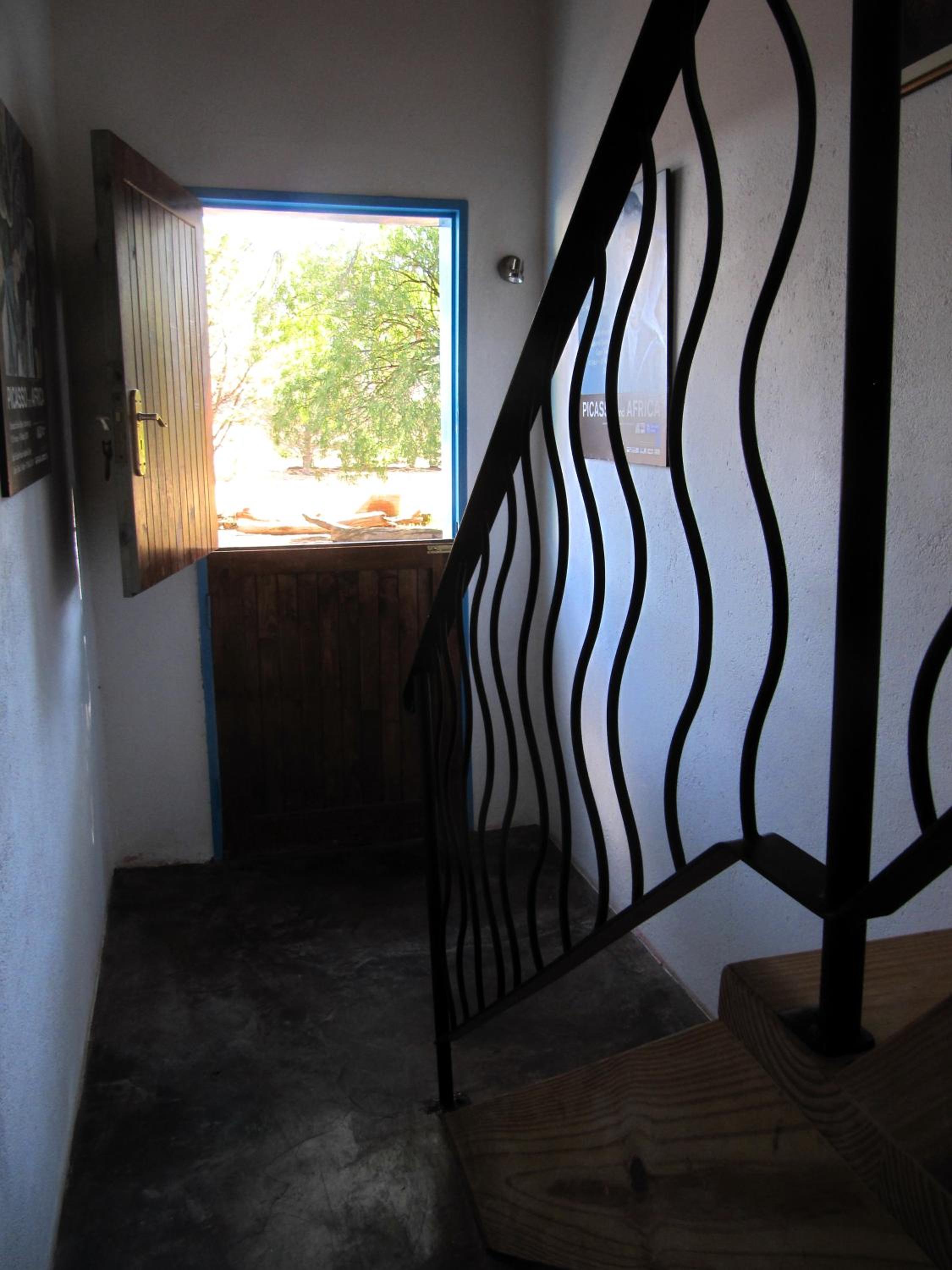 Two-Bedroom Cottage - Photo 9