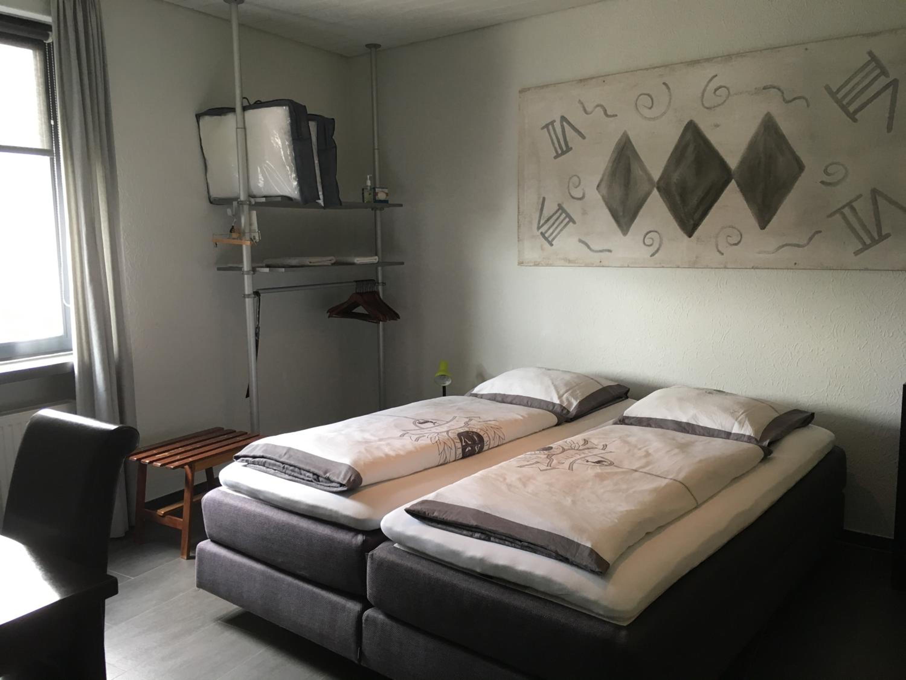 Standard Double Room - Photo 7