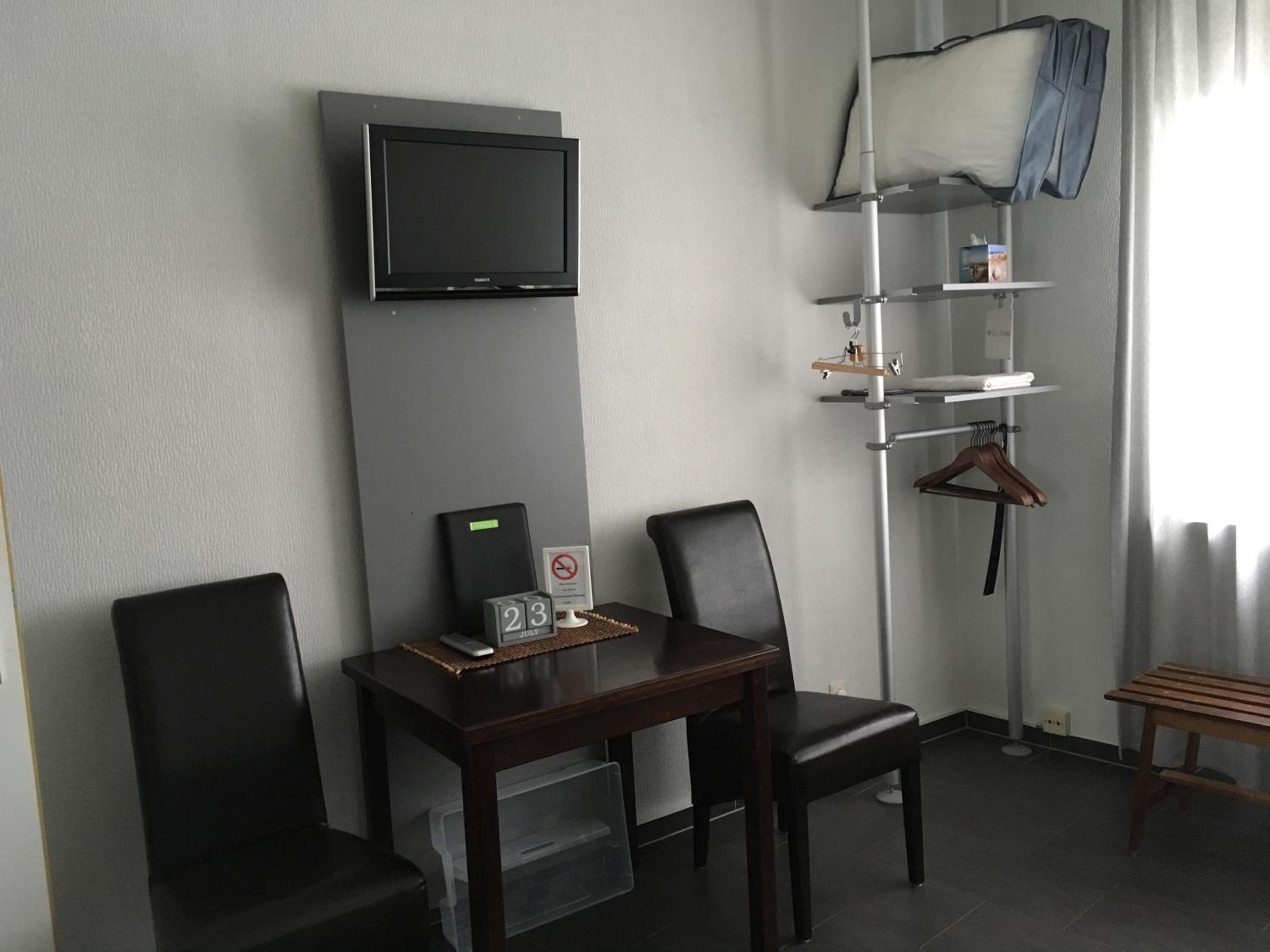 Standard Double Room - Photo 12