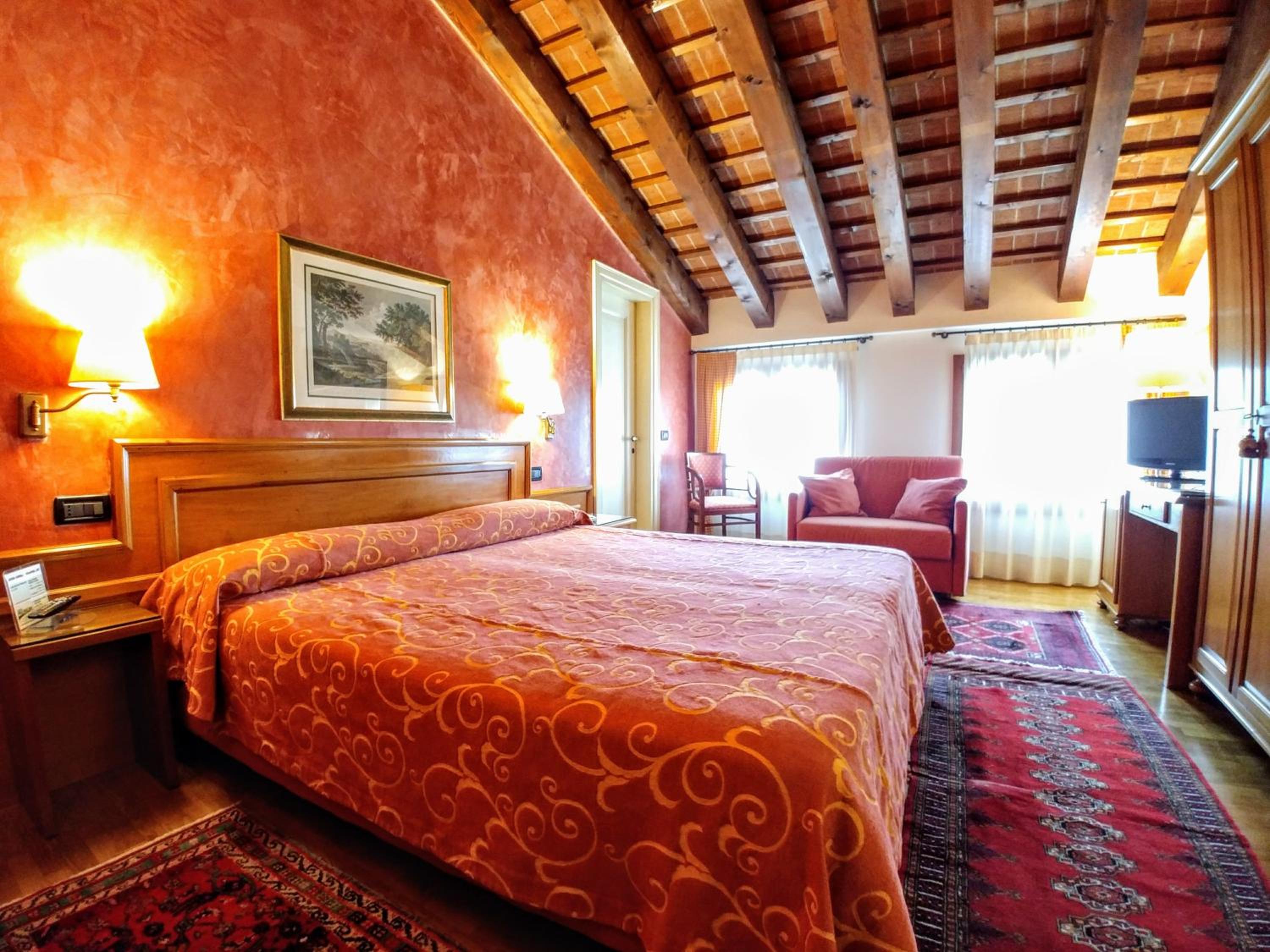 Double or Twin Room - Photo 4