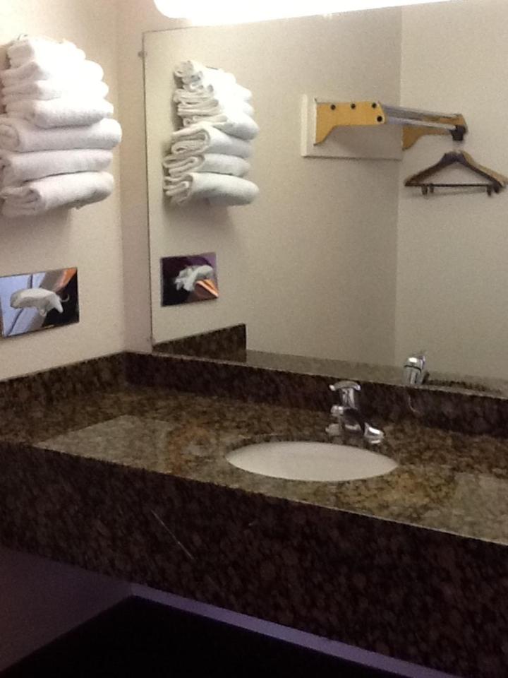 Queen Room photo 3