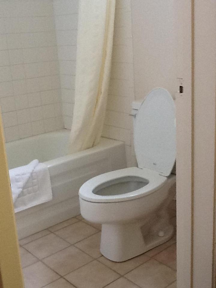 Queen Room photo 2