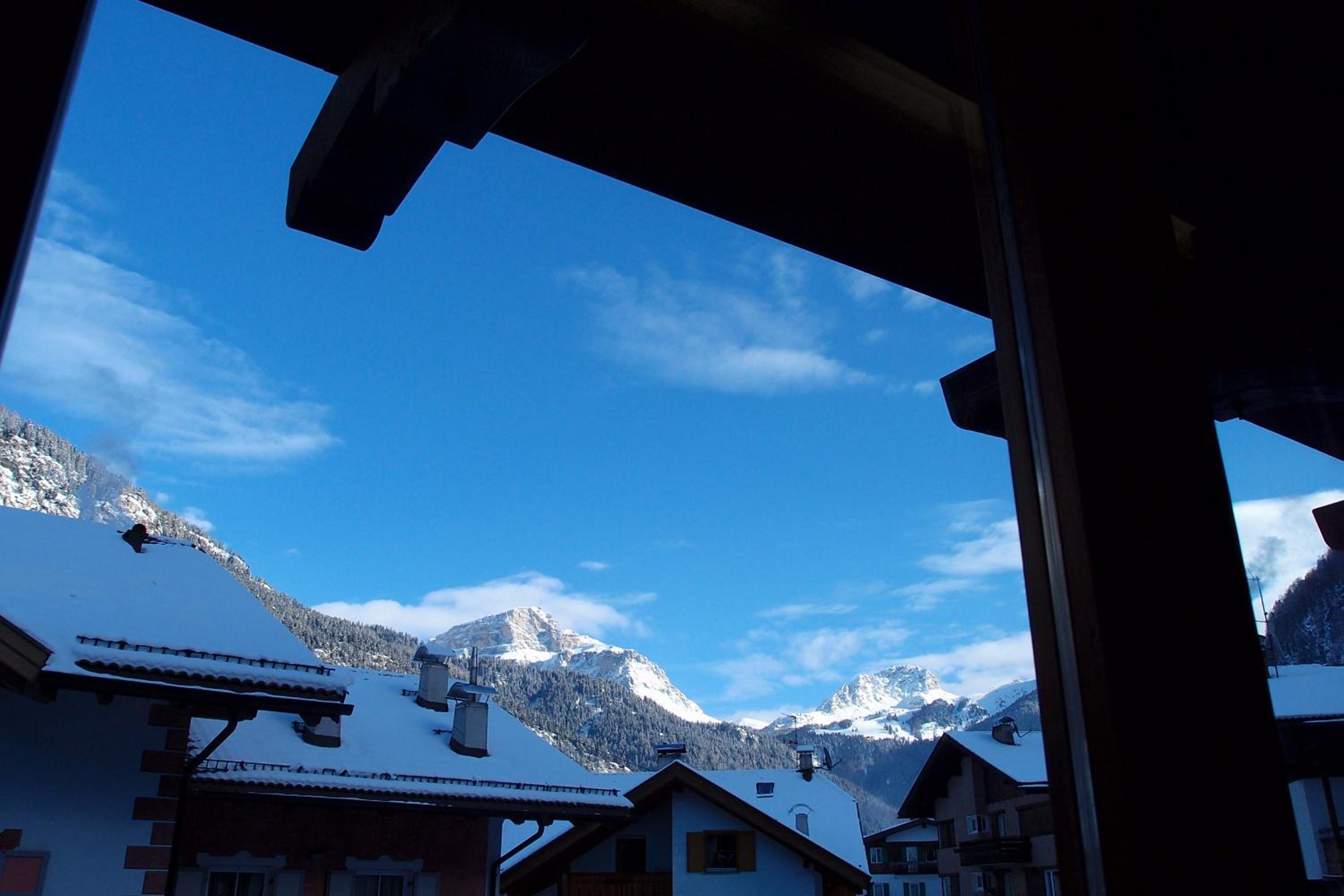 Double or Twin Room with Mountain View photo 2